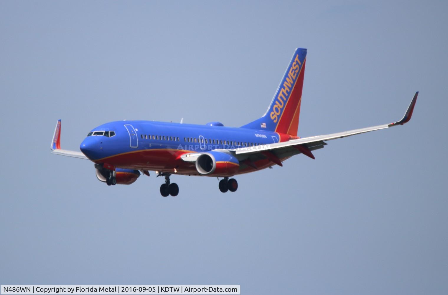 N486WN, 2004 Boeing 737-7H4 C/N 33852, SWA 737 oc zx MDW-DTW