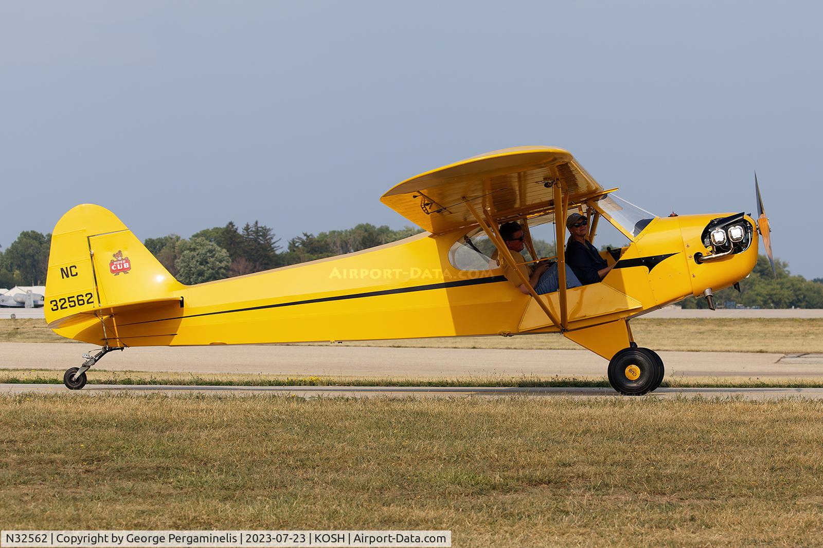 N32562, 1940 Piper J3C-65 Cub C/N 5457, Oshkosh 2023.