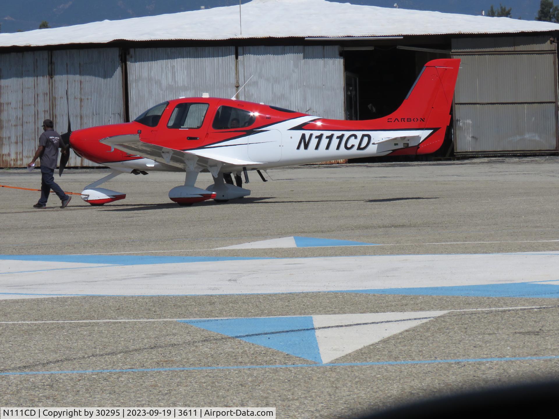 N111CD, 2009 Cirrus SR22T C/N 3316, Being towed