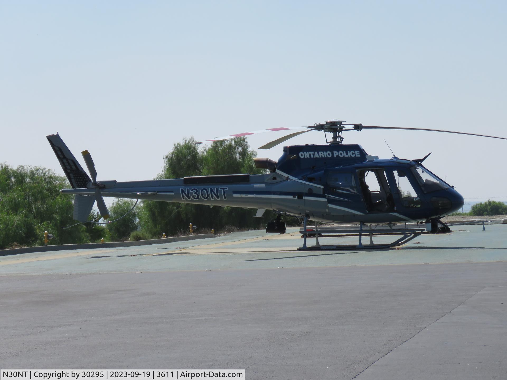 N30NT, 2020 Airbus Helicopters AS-350B-3 Ecureuil C/N 8798, Parked