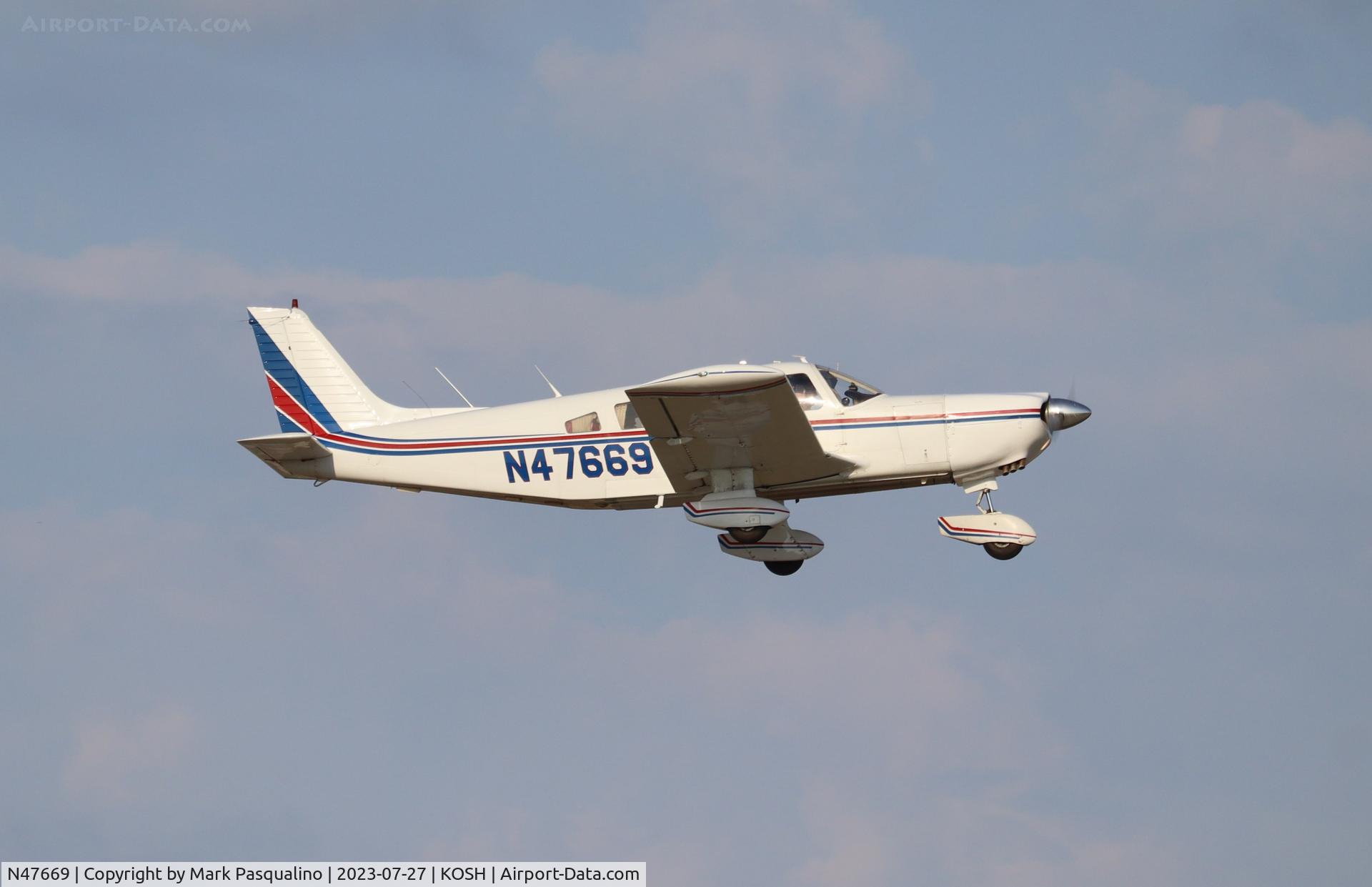 N47669, 1977 Piper PA-32-300 Cherokee Six C/N 32-7840011, Piper PA-32-300