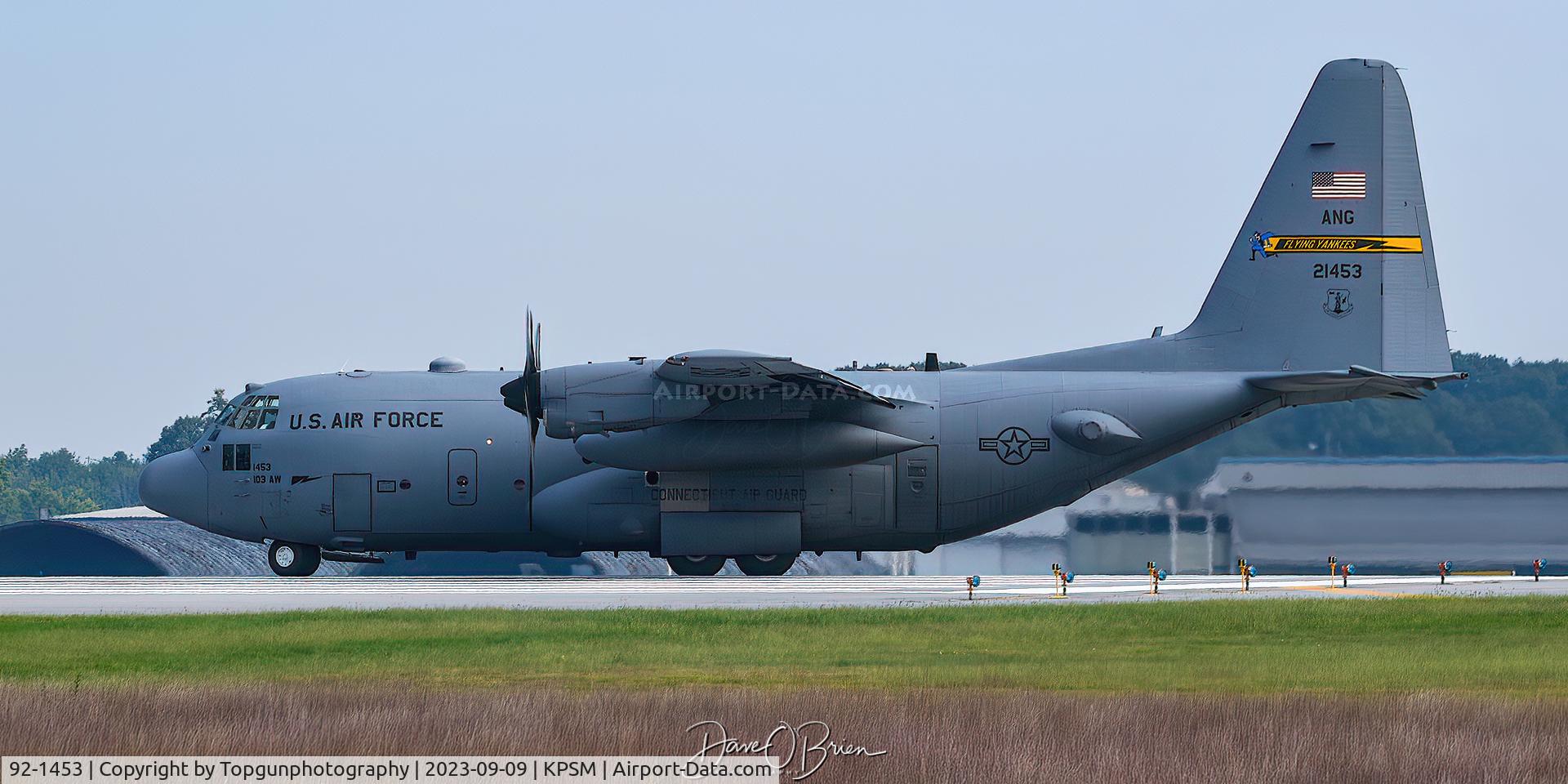 92-1453, 1992 Lockheed C-130H Hercules C/N 382-5330, YANKEE13 starting the show off with the jump team