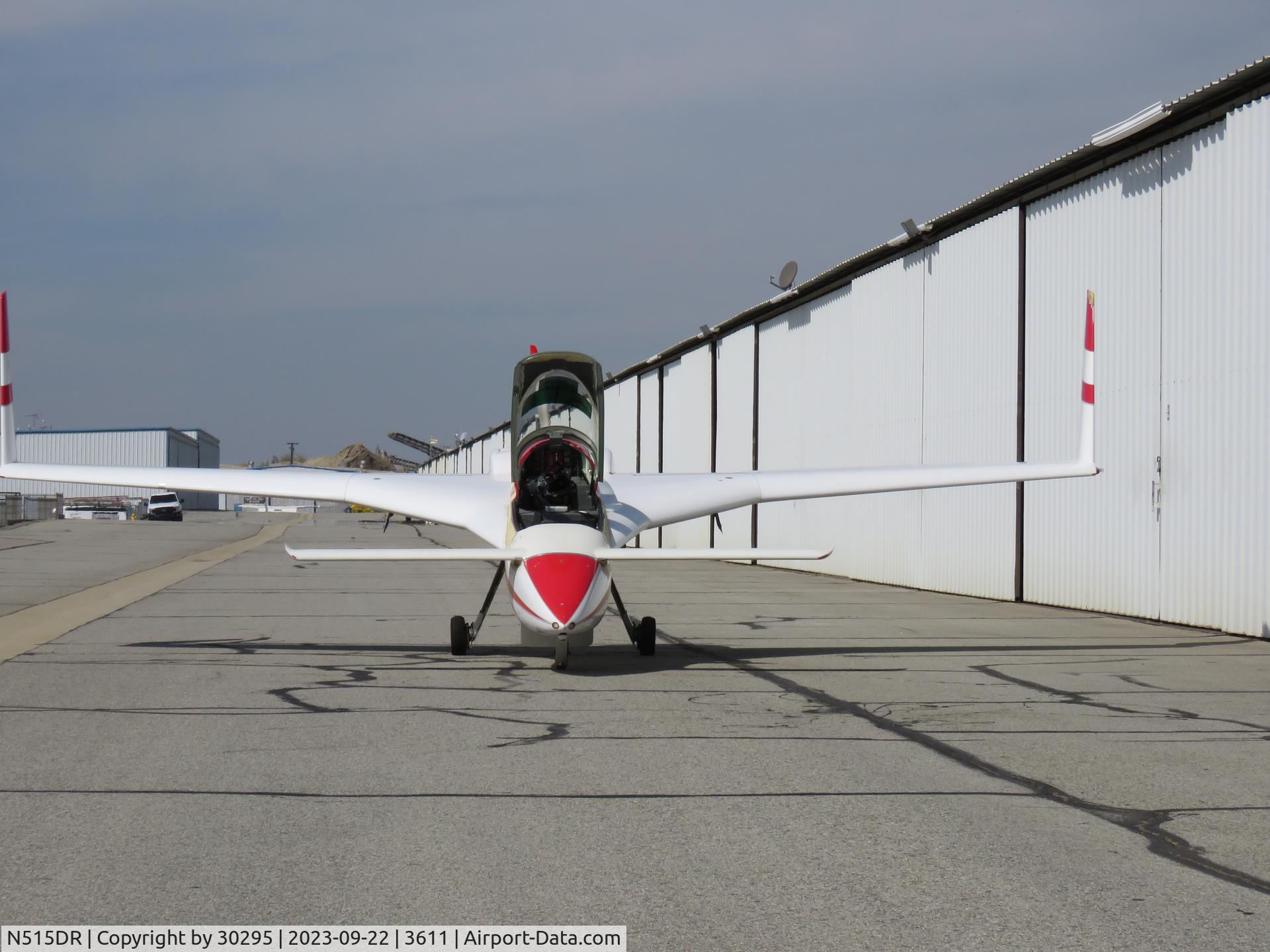 N515DR, Rutan Long-EZ C/N 8, Parked