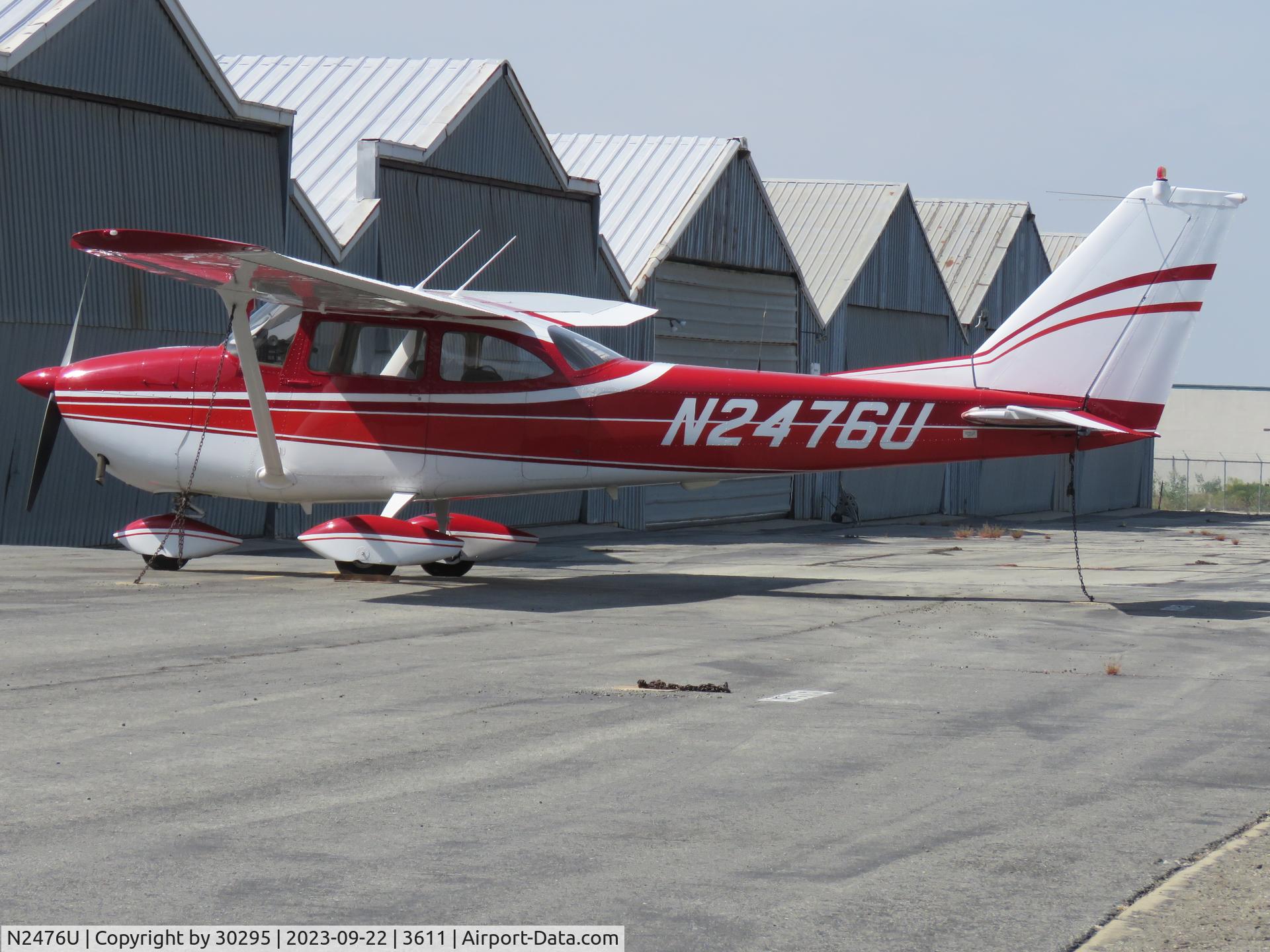 N2476U, 1963 Cessna 172D C/N 17250076, Parked