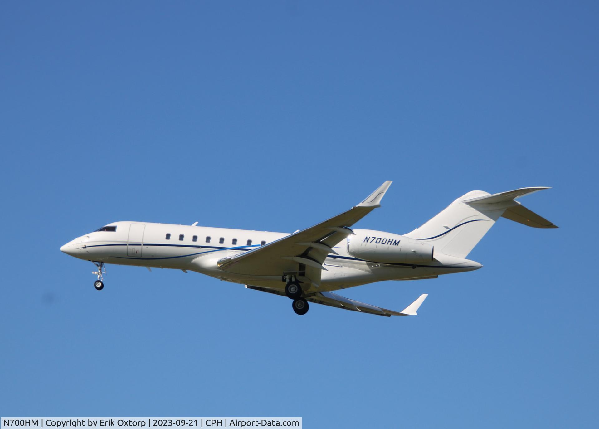 N700HM, 2009 Bombardier BD-700-1A11 Global 5000 C/N 9330, N700HM landing rw 22L