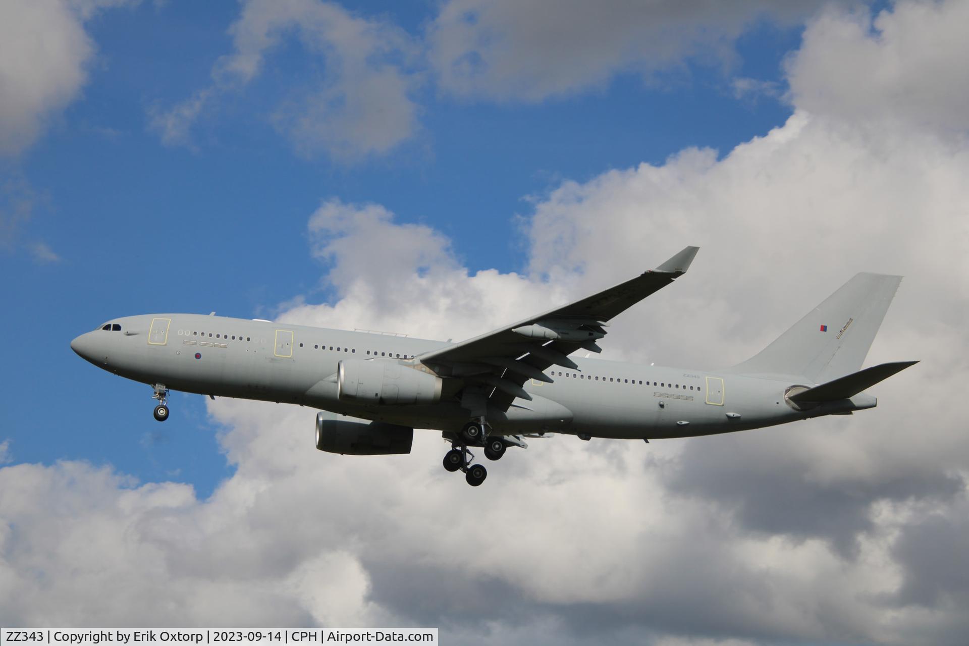 ZZ343, 2015 Airbus A330-243MRTT (KC2 Voyager) C/N 1610, ZZ343 landing rw 22L