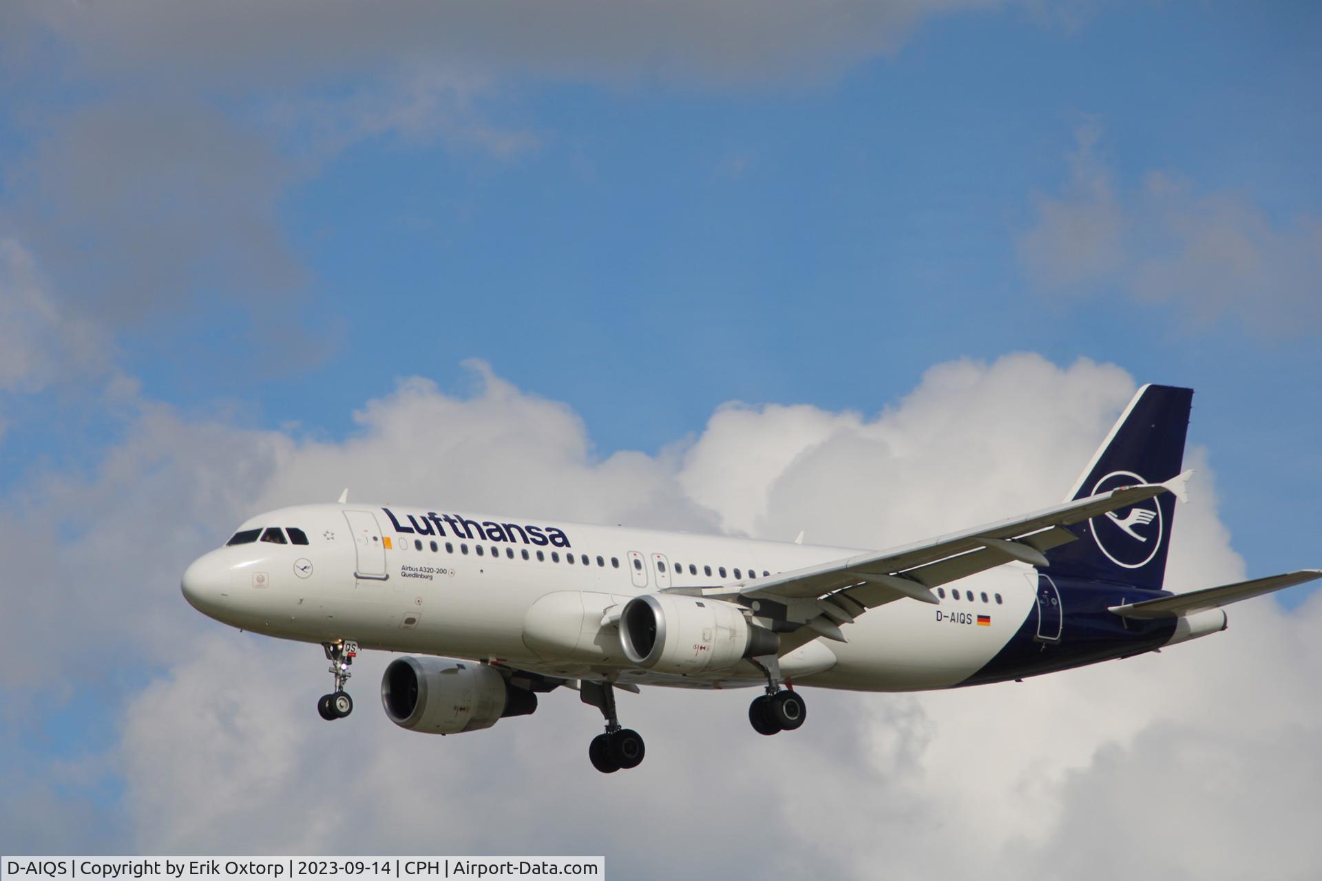 D-AIQS, 1993 Airbus A320-211 C/N 401, D-AIQS landing rw 22L
