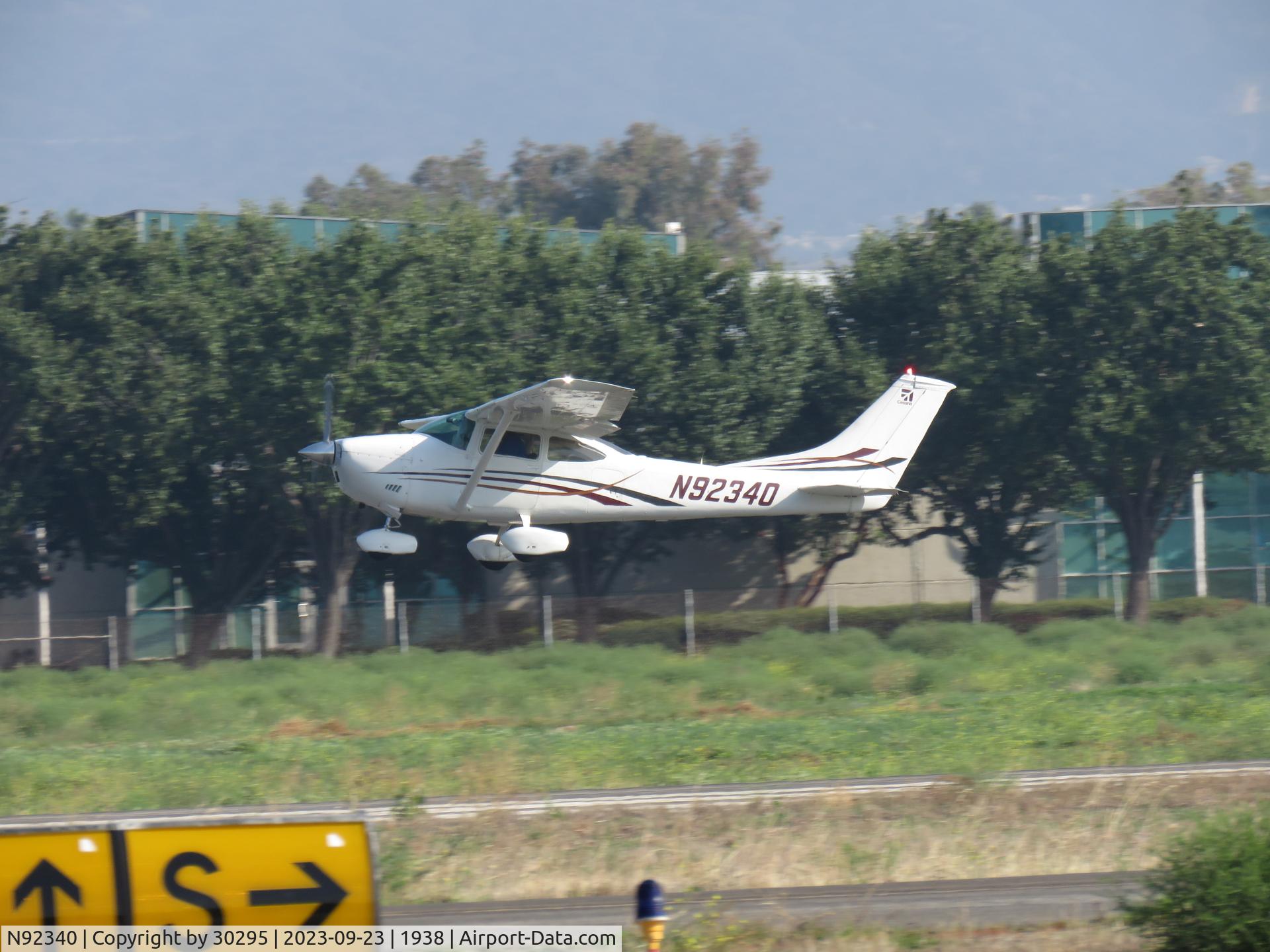 N92340, 1969 Cessna 182N Skylane C/N 18260161, Take off