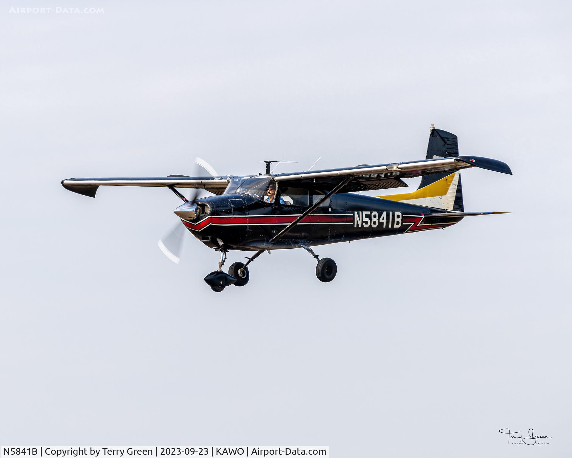 N5841B, 1956 Cessna 182 Skylane C/N 33841, KAWO