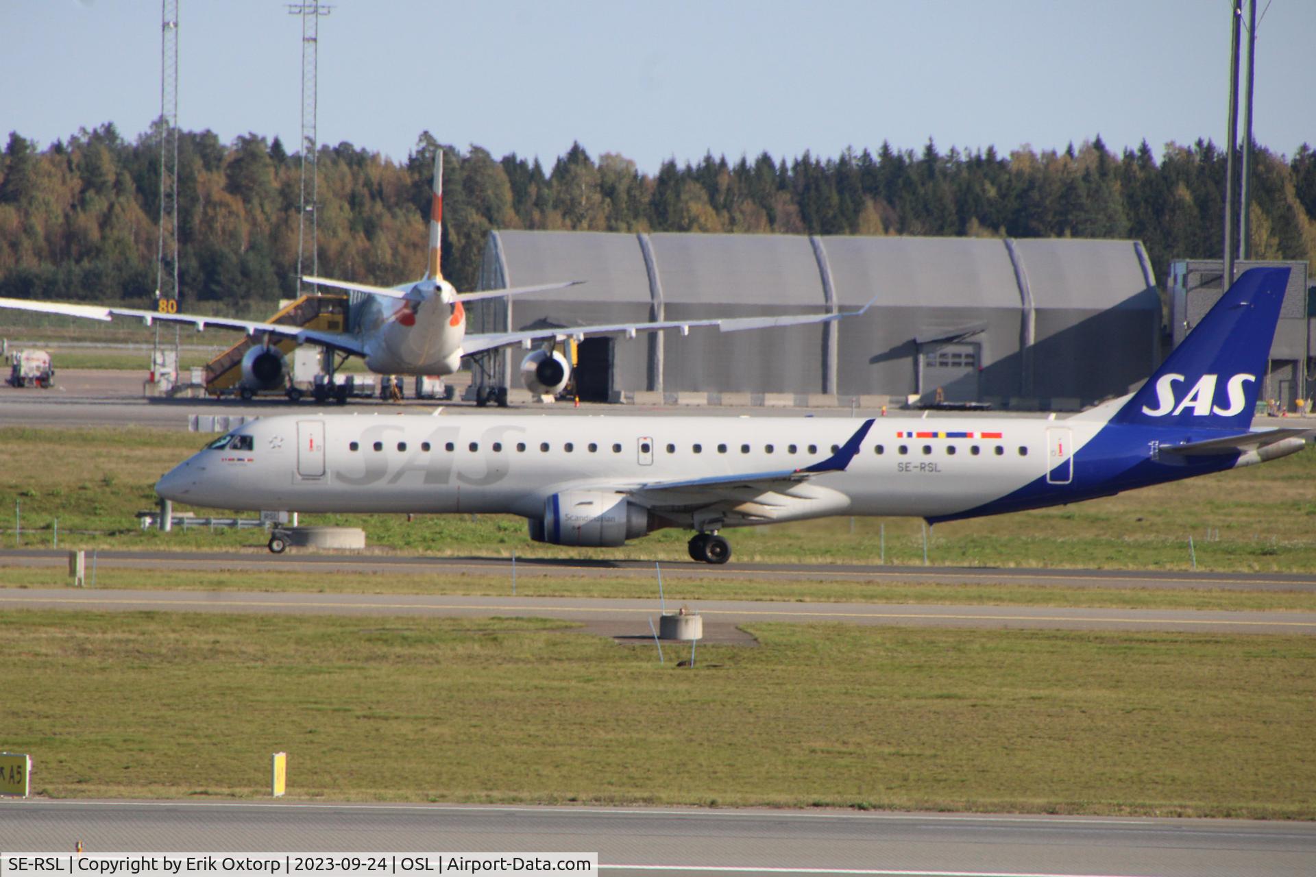 SE-RSL, 2007 Embraer 195LR (ERJ-190-200LR) C/N 1900128, SE-RSL in OSL