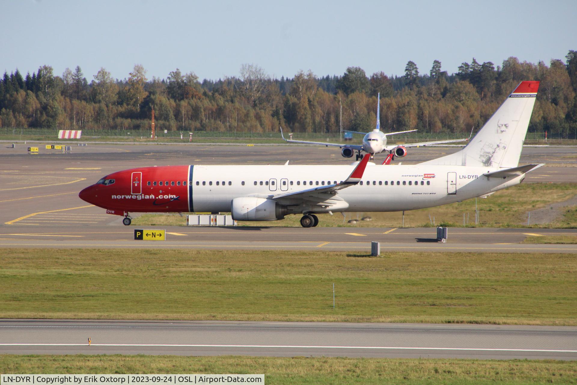 LN-DYR, 2011 Boeing 737-8JP C/N 40870, LN-DYR in OSL
