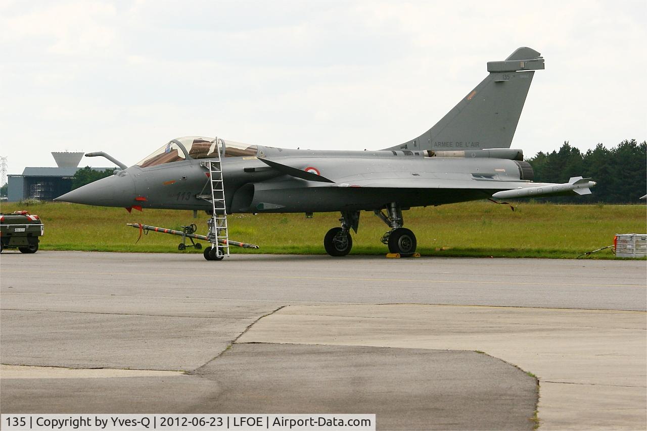 135, Dassault Rafale C C/N 135, Dassault Rafale C, Flight line, Evreux-Fauville AB 105 (LFOE)