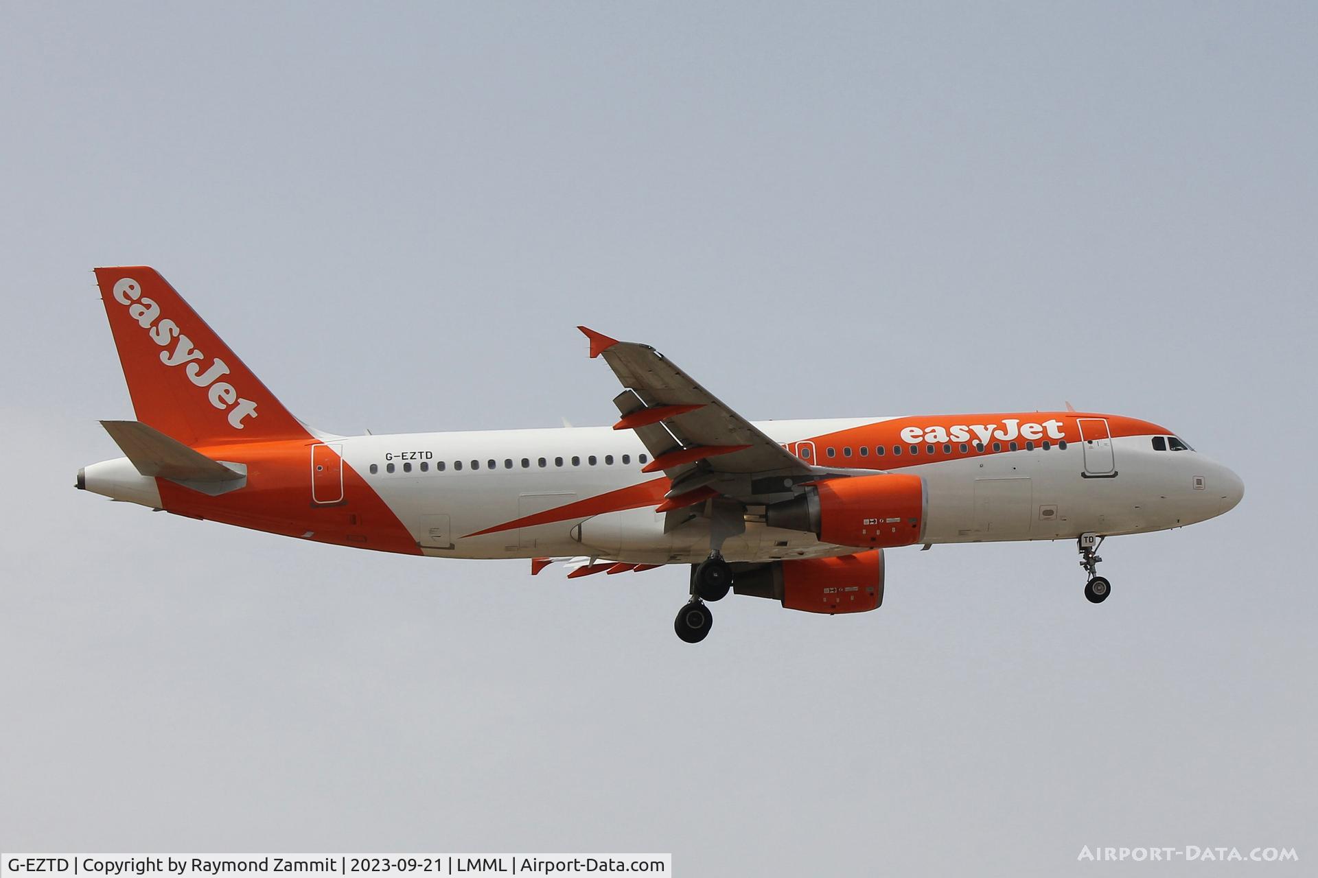 G-EZTD, 2009 Airbus A320-214 C/N 3909, A320 G-EZTD Easyjet