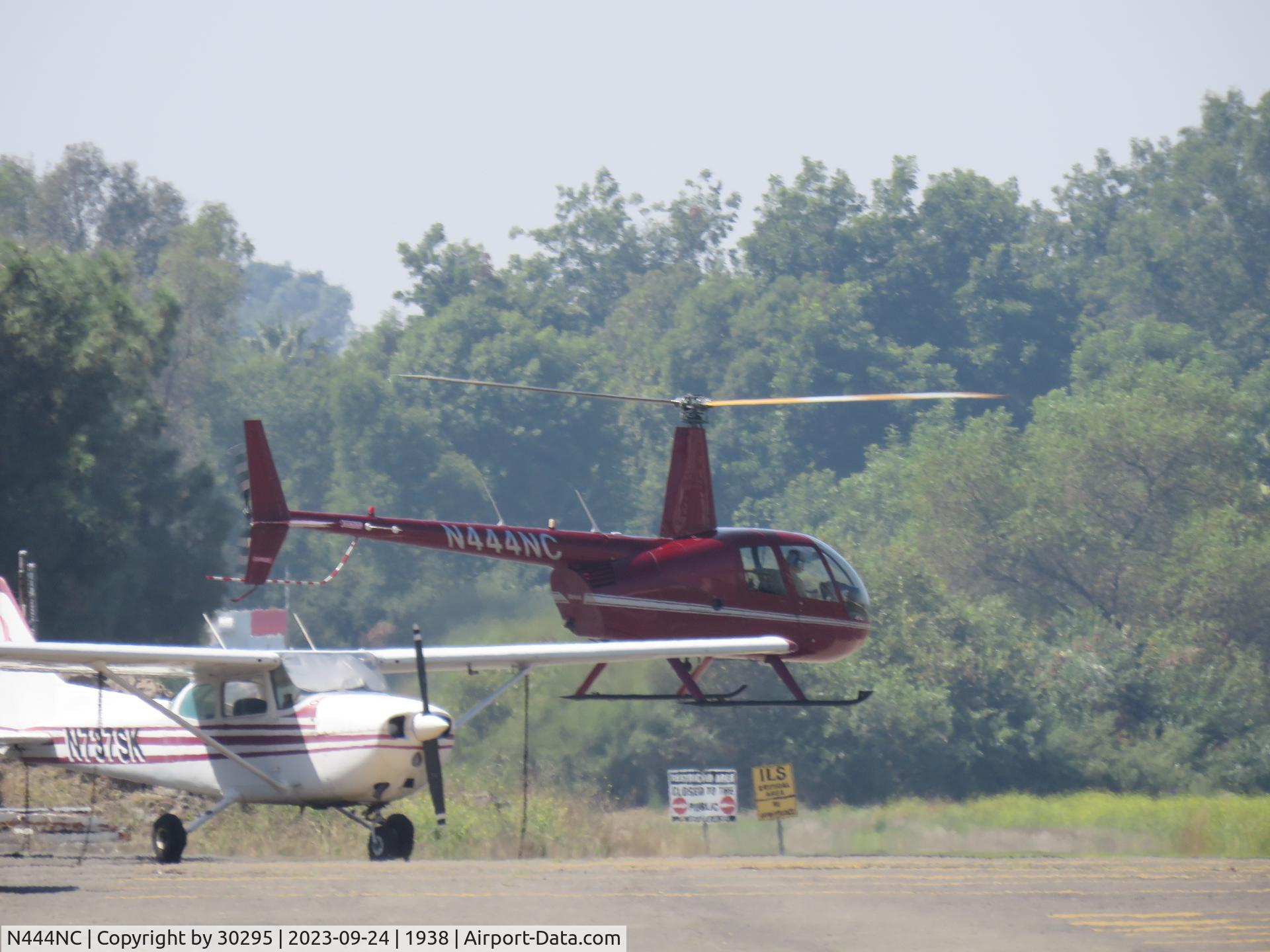N444NC, 2007 Robinson R44 II C/N 11786, Turned around to set down