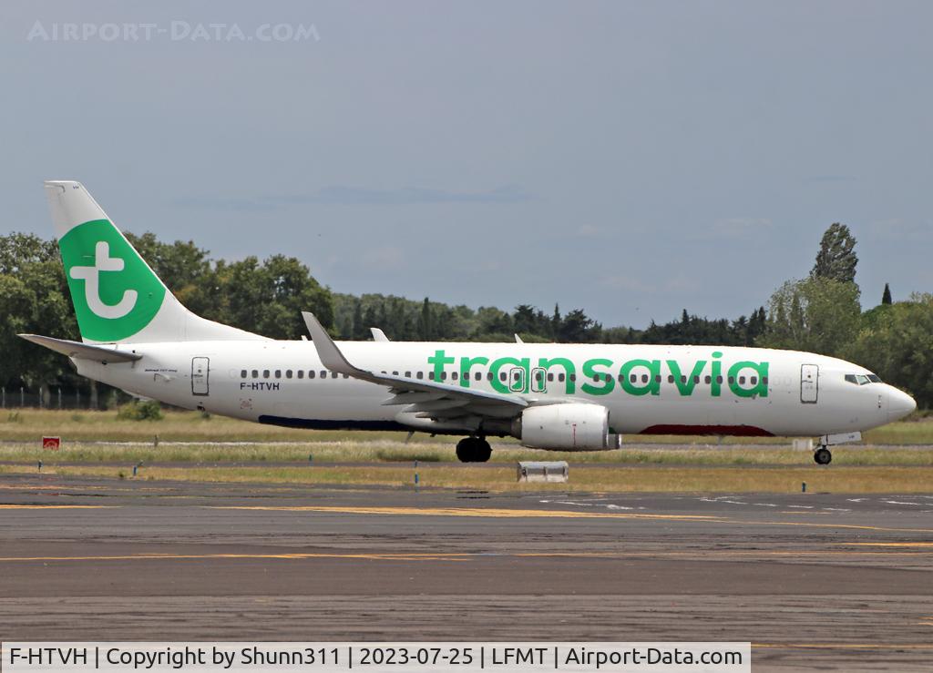 F-HTVH, Boeing 737-800 C/N 62163, Taxiing to his gate... new c/s...