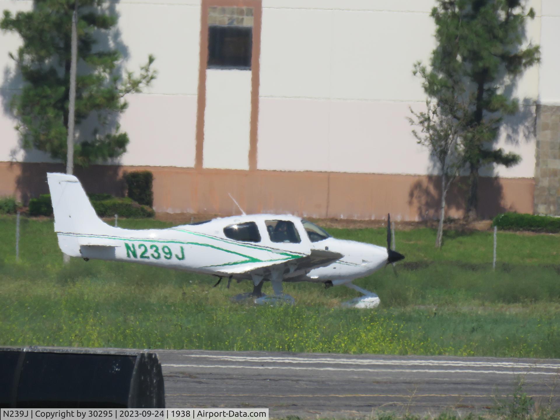 N239J, 2019 Cirrus SR20 C/N 2468, Taxiing