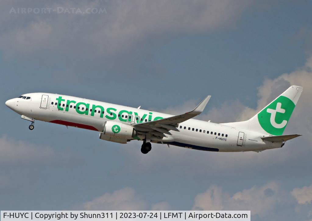 F-HUYC, 2017 Boeing 737-8JP C/N 42086, Climbing...