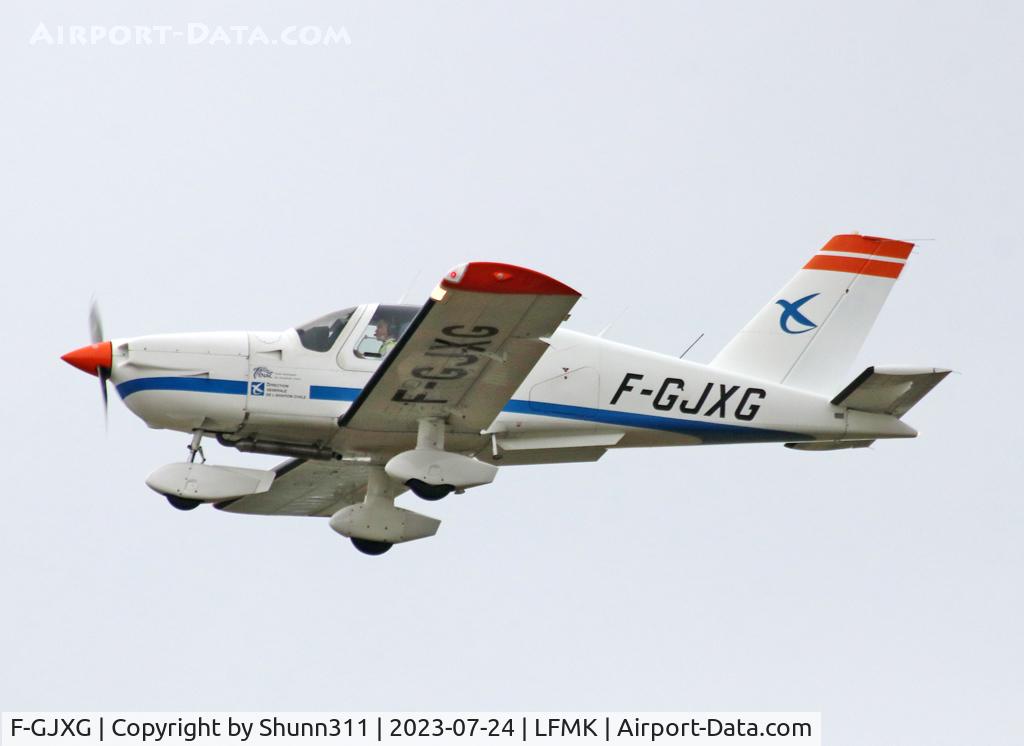 F-GJXG, Socata TB 10 C/N 1504, On take off...