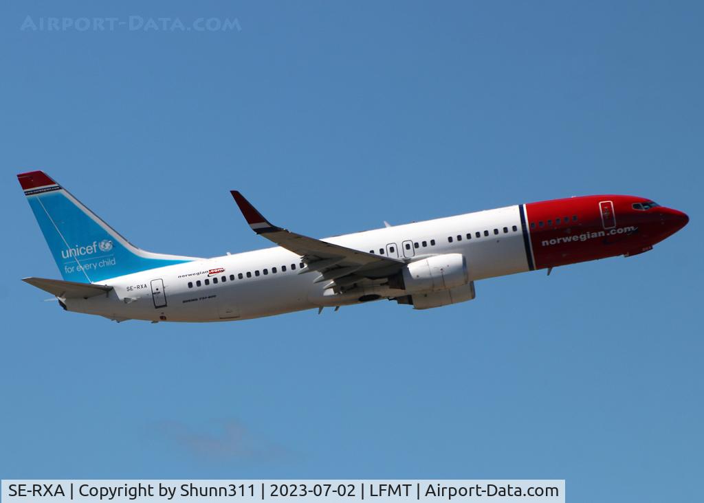 SE-RXA, 2010 Boeing 737-84P C/N 35757, Climbing in special UNICEF c/s...