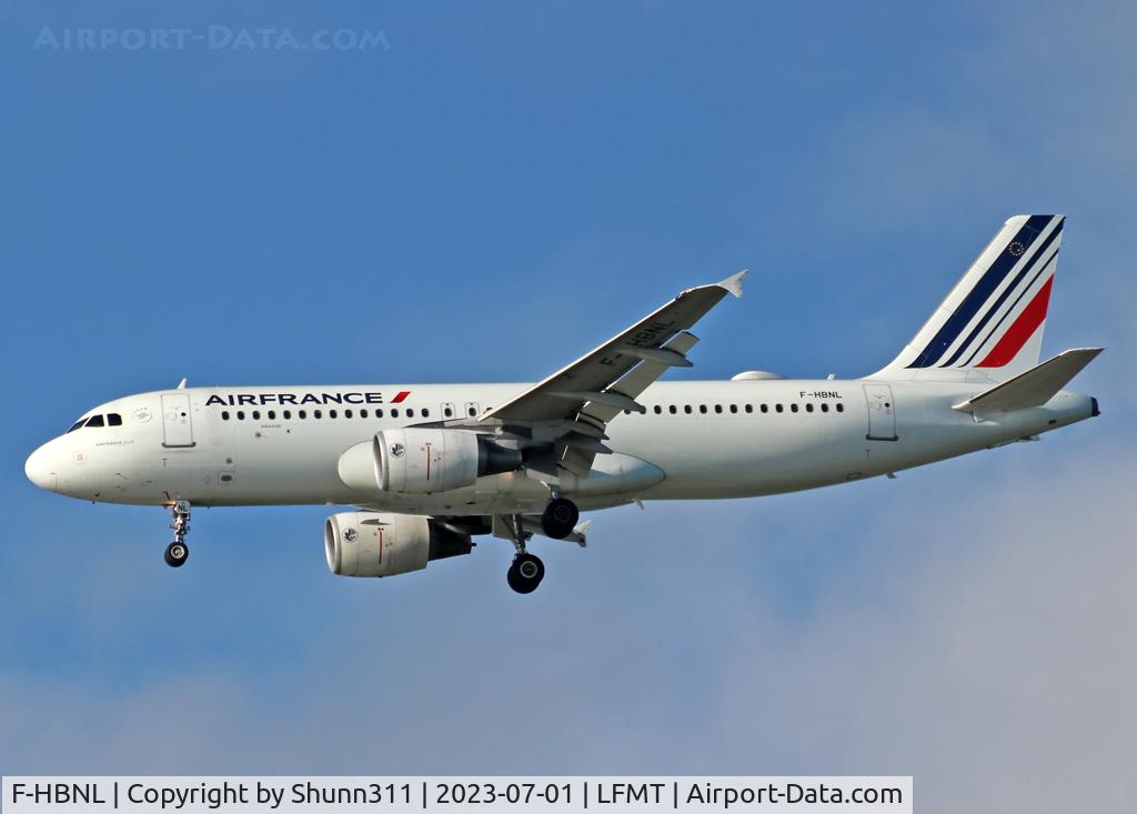 F-HBNL, 2012 Airbus A320-214 C/N 5129, On landing... new c/s...