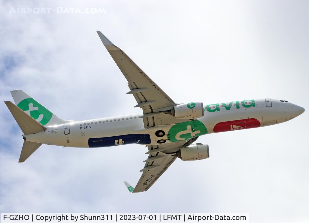 F-GZHO, 2015 Boeing 737-8K2 C/N 43880, Climbing...