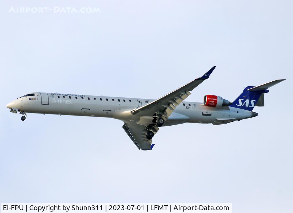 EI-FPU, 2017 Bombardier CRJ-900LR (CL-600-2D24) C/N 15439, On landing...
