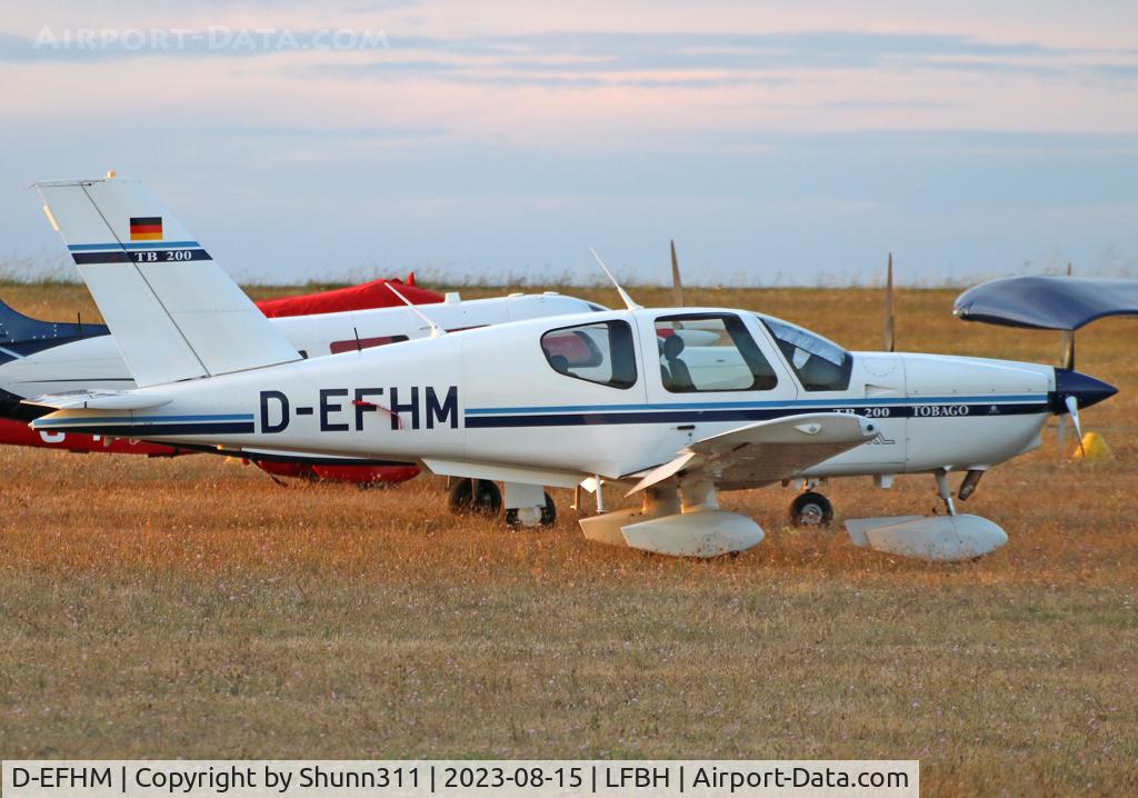 D-EFHM, 1995 Socata TB-200 Tobago XL C/N 1748, Parked...