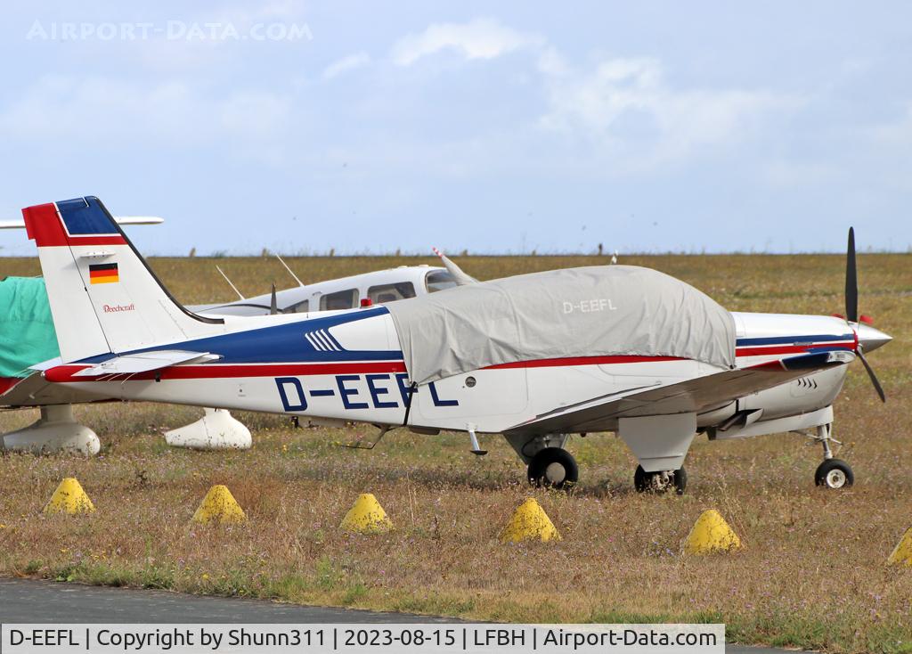 D-EEFL, Beech F33-A Bonanza Bonanza C/N CE-1752, Parked...