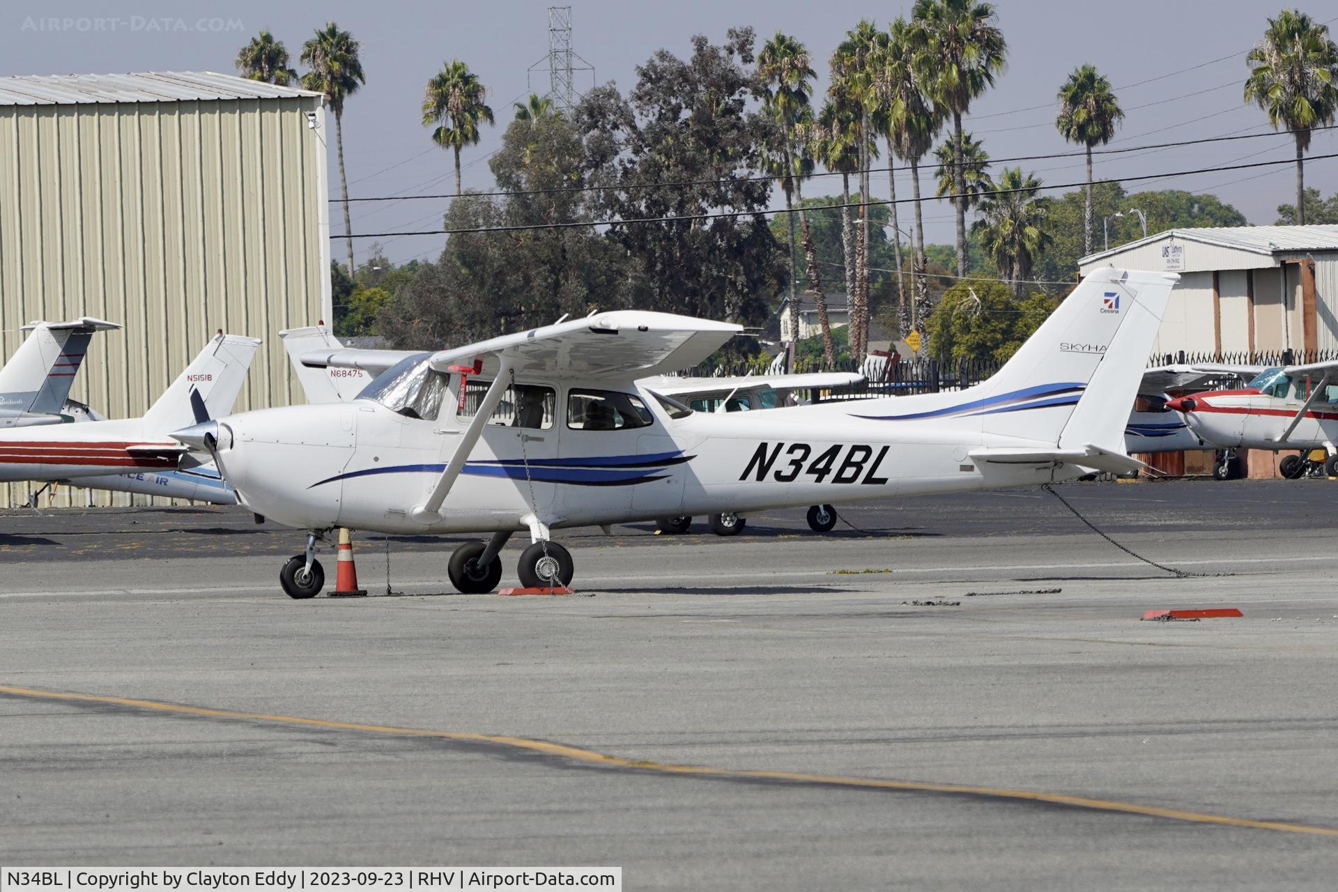 N34BL, 2020 TEXTRON AVIATION Inc. 172S Skyhawk C/N 172S12468, Reid-Hillview Airport Community Day California 2023.