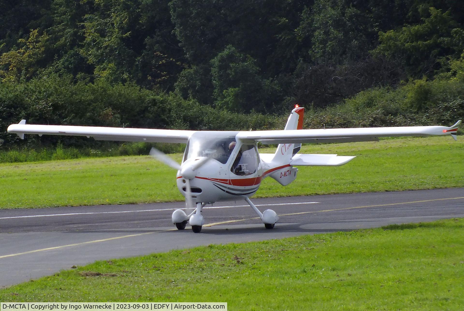 D-MCTA, Flight Design CT Supralight C/N not found_D-MCTA, Flight Design CT Supralight at the Fly-in und Flugplatzfest (airfield display) at Elz Airfield