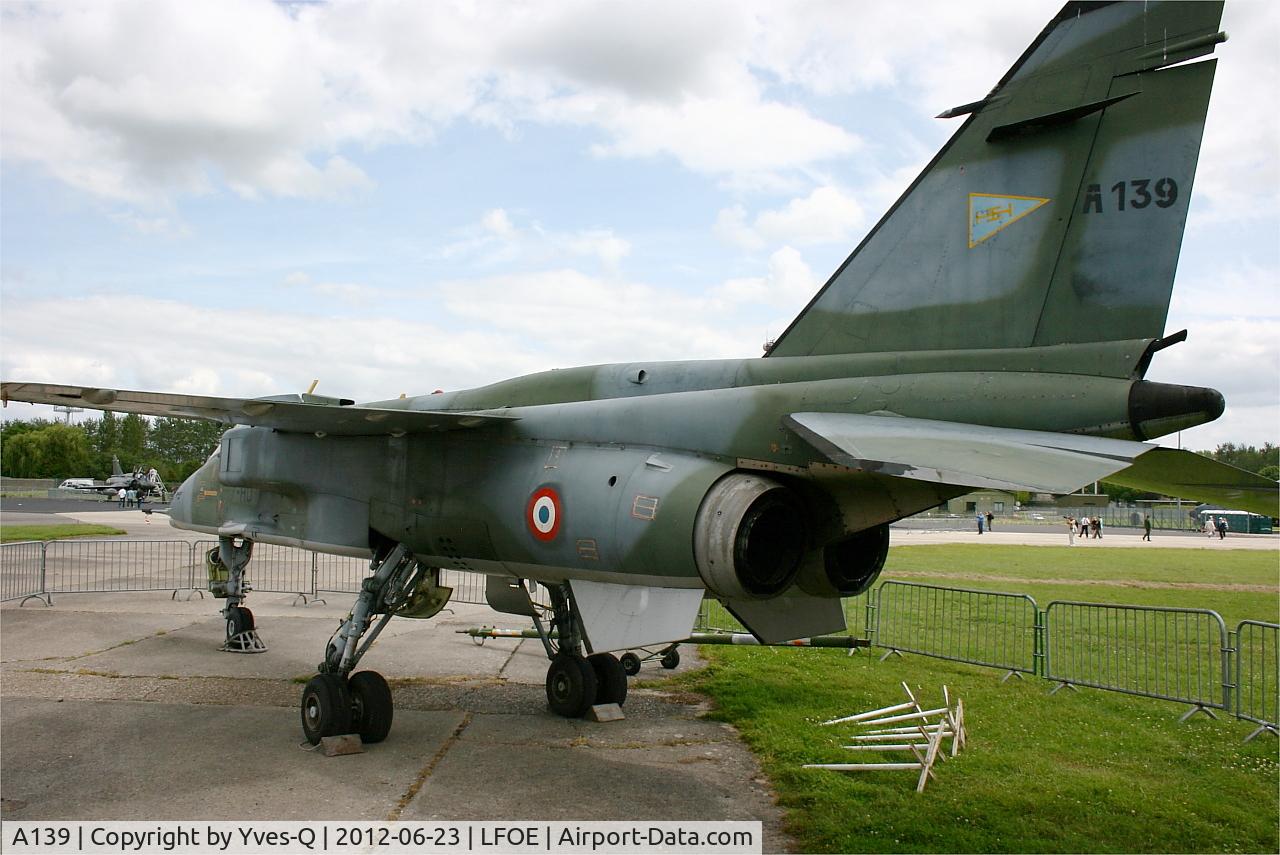 A139, Sepecat Jaguar A C/N A139, Sepecat Jaguar A, Preserved at Euvreux-Fauville Air Base 105 (LFOE)