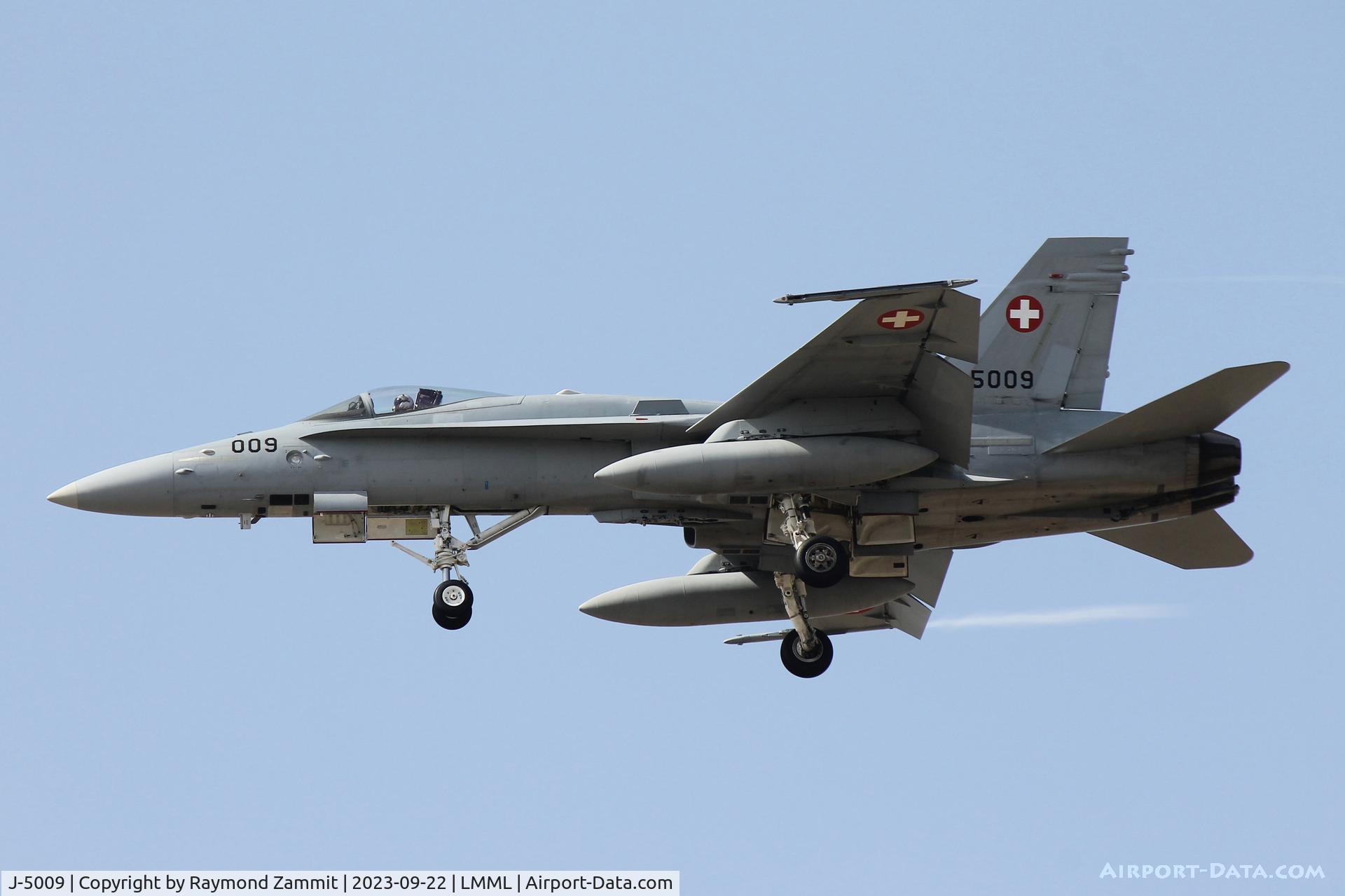 J-5009, McDonnell Douglas F/A-18C Hornet C/N 1343/SFC009, McDonnell Douglas F/A-18C Hornet J-5009 Swiss Air Force