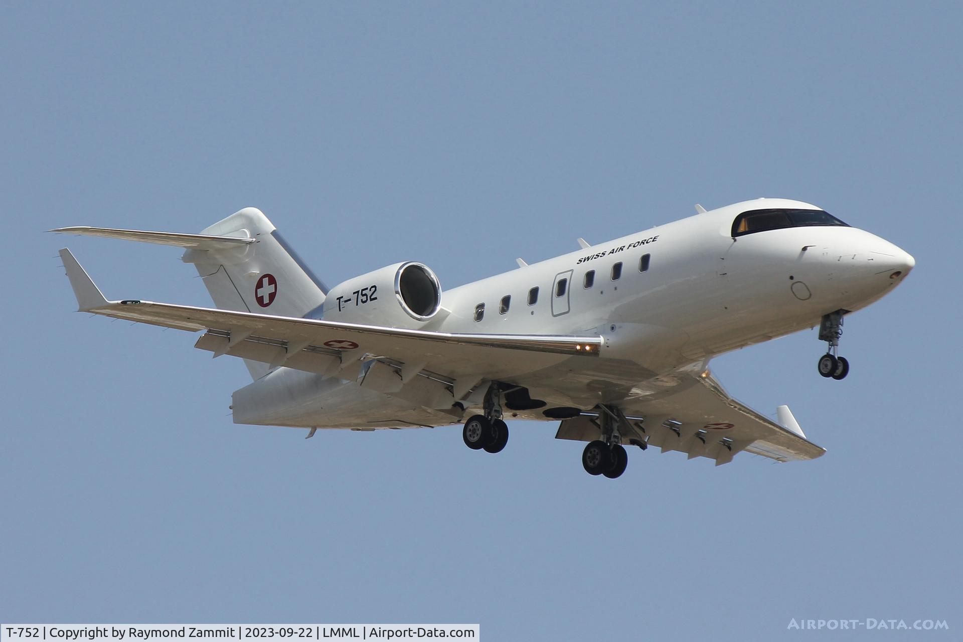 T-752, 2002 Bombardier Challenger 604 (CL-600-2B16) C/N 5540, Bombardier Challenger 604 T-752 Swiss Air Force