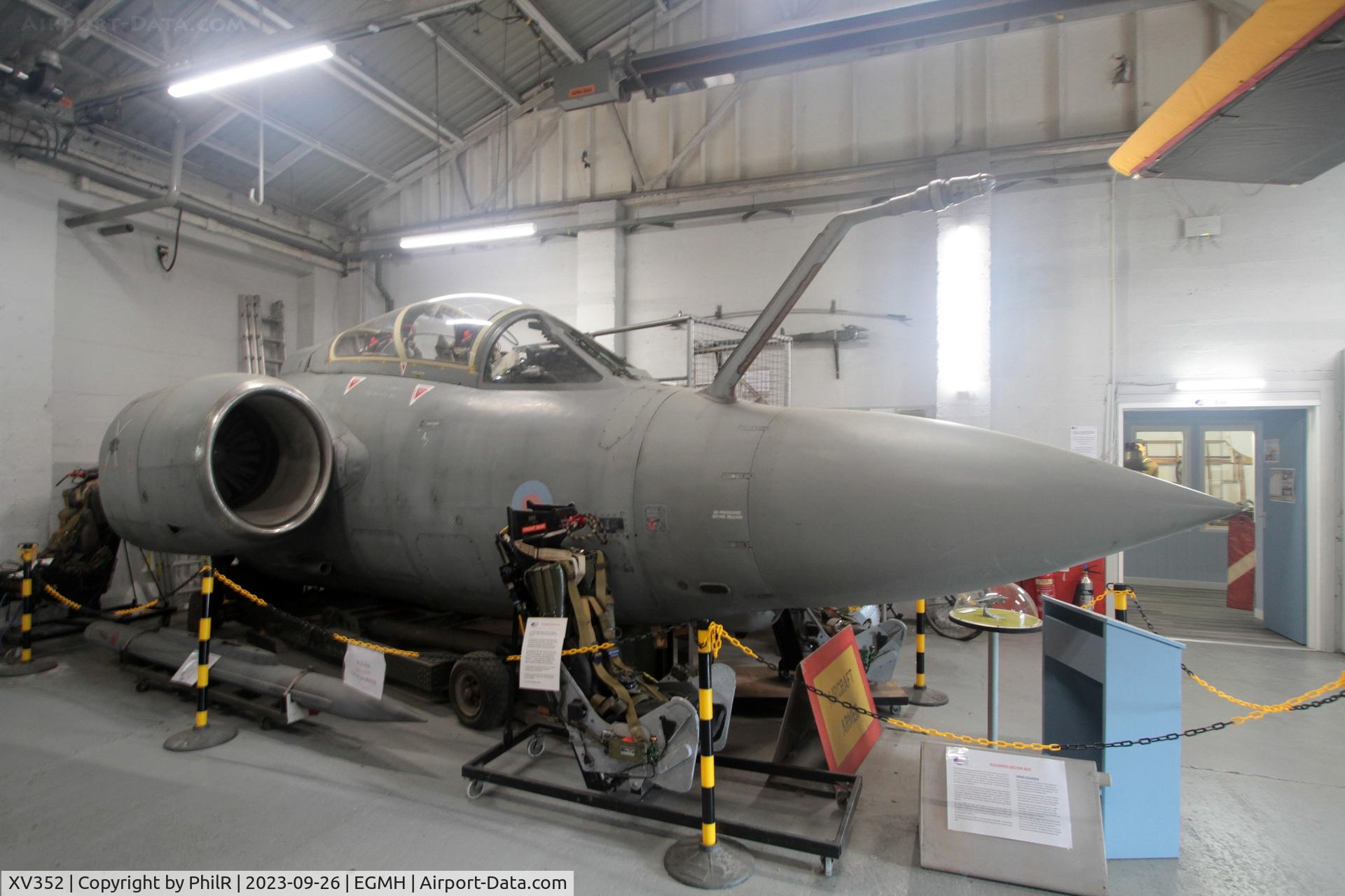 XV352, 1967 Hawker Siddeley Buccaneer S.2B C/N B3-02-67, XV352 1968 HS Bucaneer S2B Manston