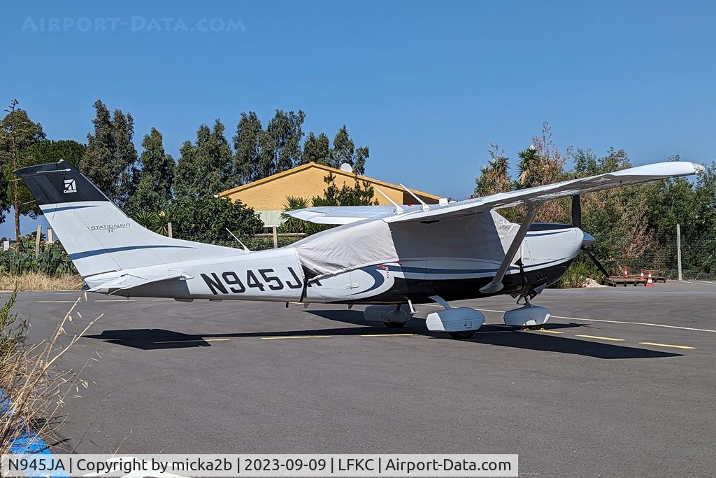 N945JA, 2009 Cessna T206H Turbo Stationair C/N T20608945, Parked