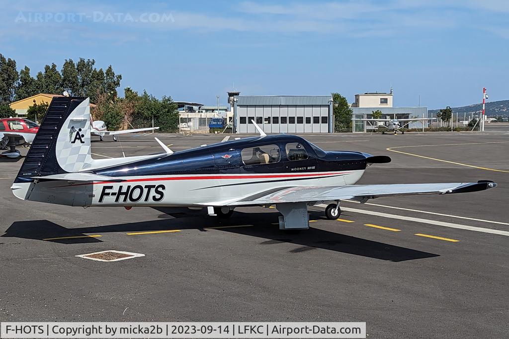 F-HOTS, 1989 Mooney M-20J C/N 24-3131, Parked