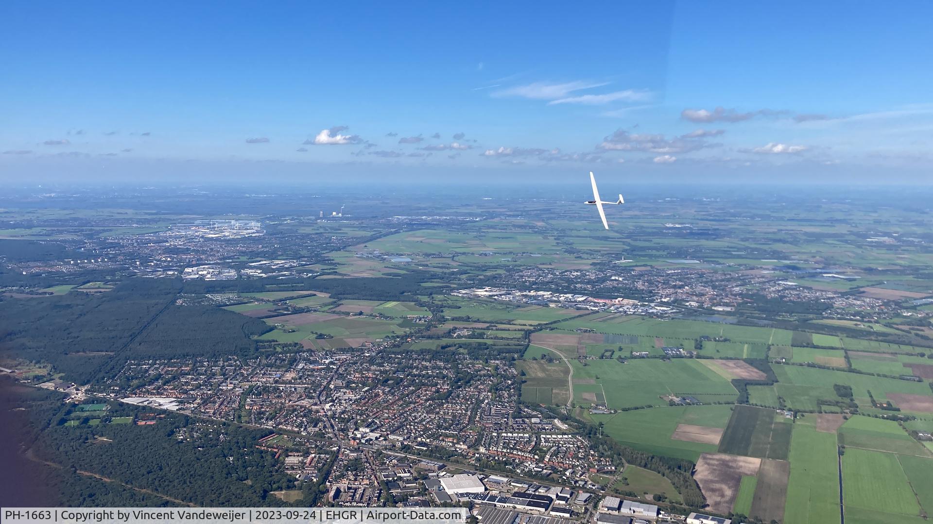 PH-1663, 1985 Centrair C101BC Pegase C/N 101BC-507, September 2023, In flight over the Netherlands
