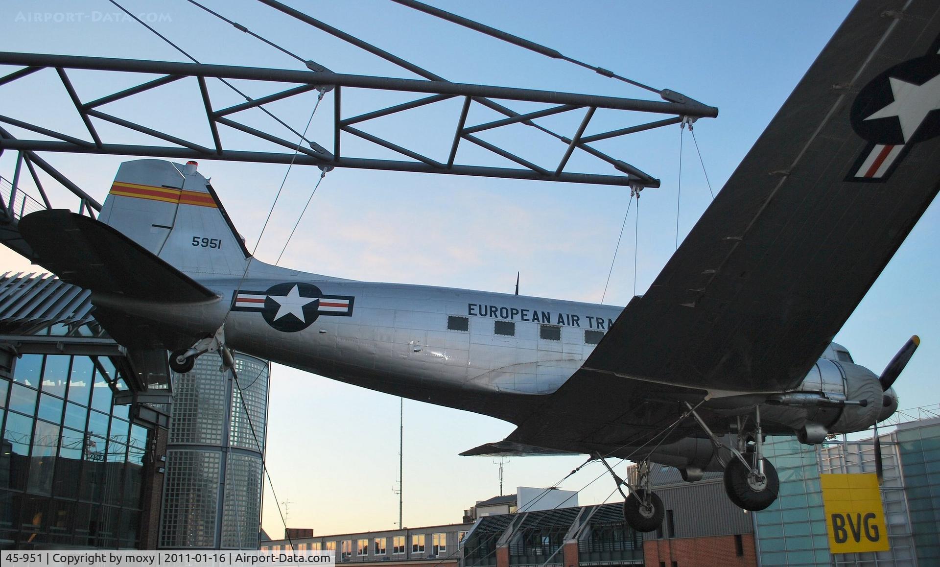 45-951, 1945 Douglas C-47B-45-DK C/N 16954/34214, Douglas C47B on balcony of the Deutsche Technikmuseum, Berlin. c/n is now apparently 34214 rather than the original c/n 16954. Ex N73856, G-BLFL and N951CA.