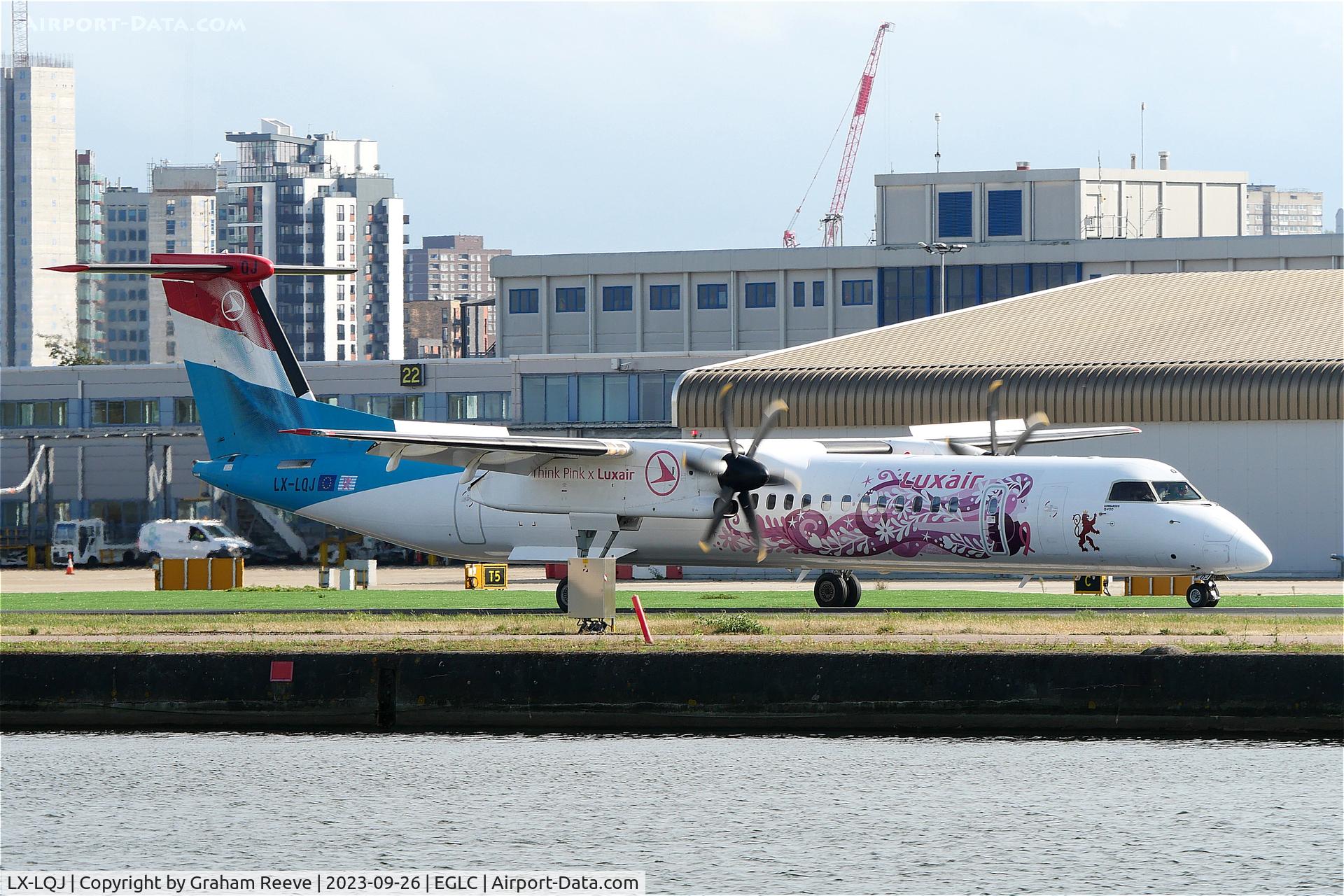 LX-LQJ, 2017 De Havilland Canada DHC-8-402Q Dash 8 C/N 4562, Seen at London City Airport, with 