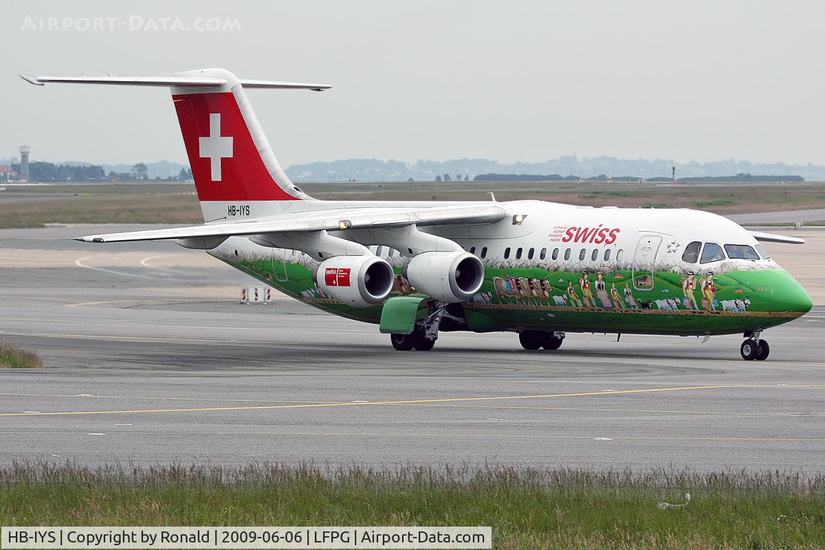 HB-IYS, 2001 British Aerospace Avro 146-RJ100 C/N E3381, at cdg