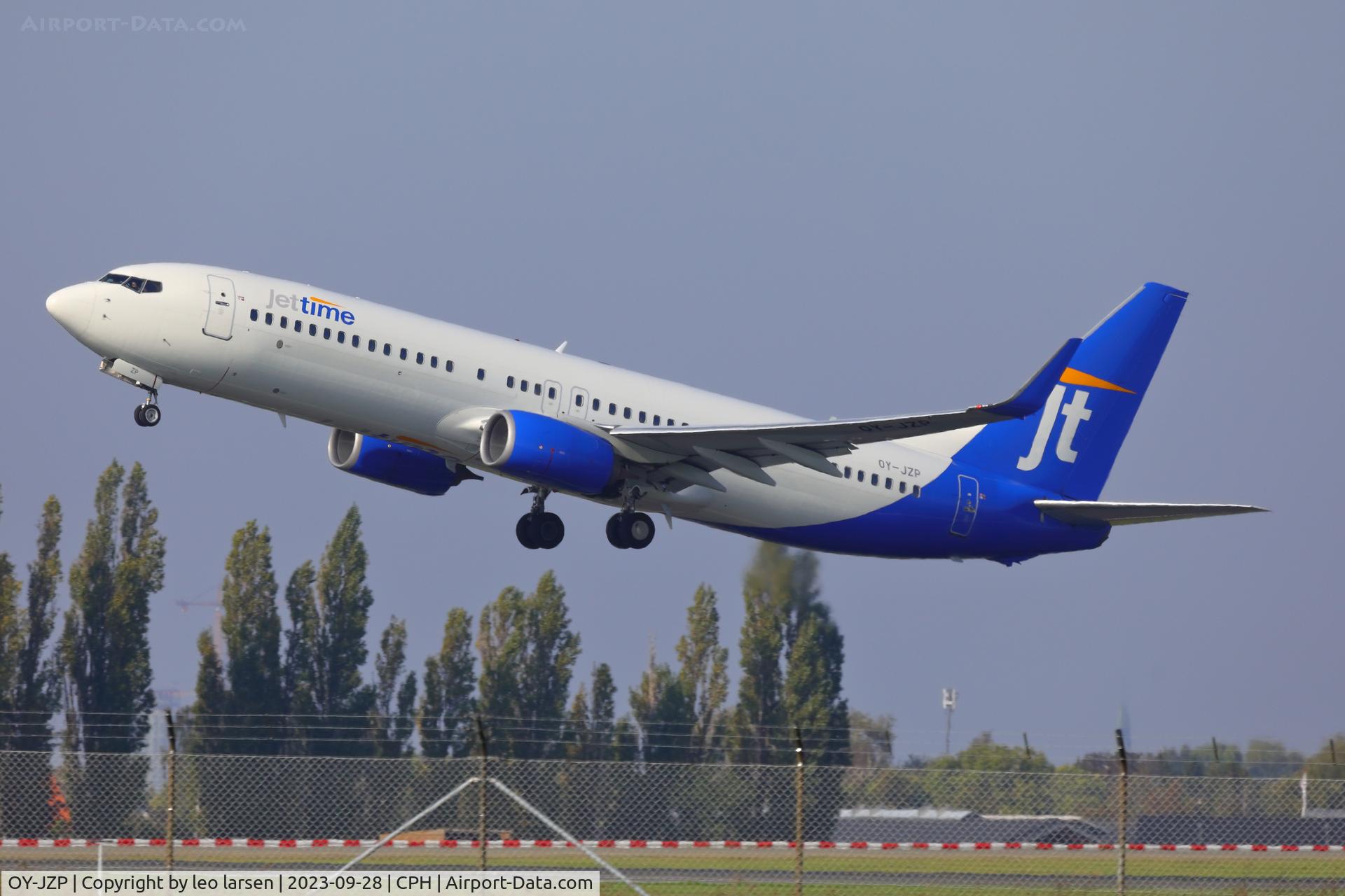 OY-JZP, 2011 Boeing 737-8U3 C/N 38071, Copenhagen 28.9.2023