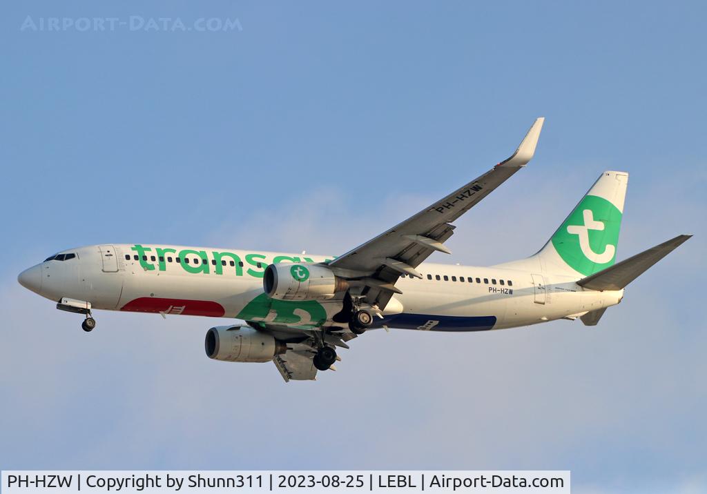 PH-HZW, 2002 Boeing 737-8K2 C/N 29345, Landing rwy 24R