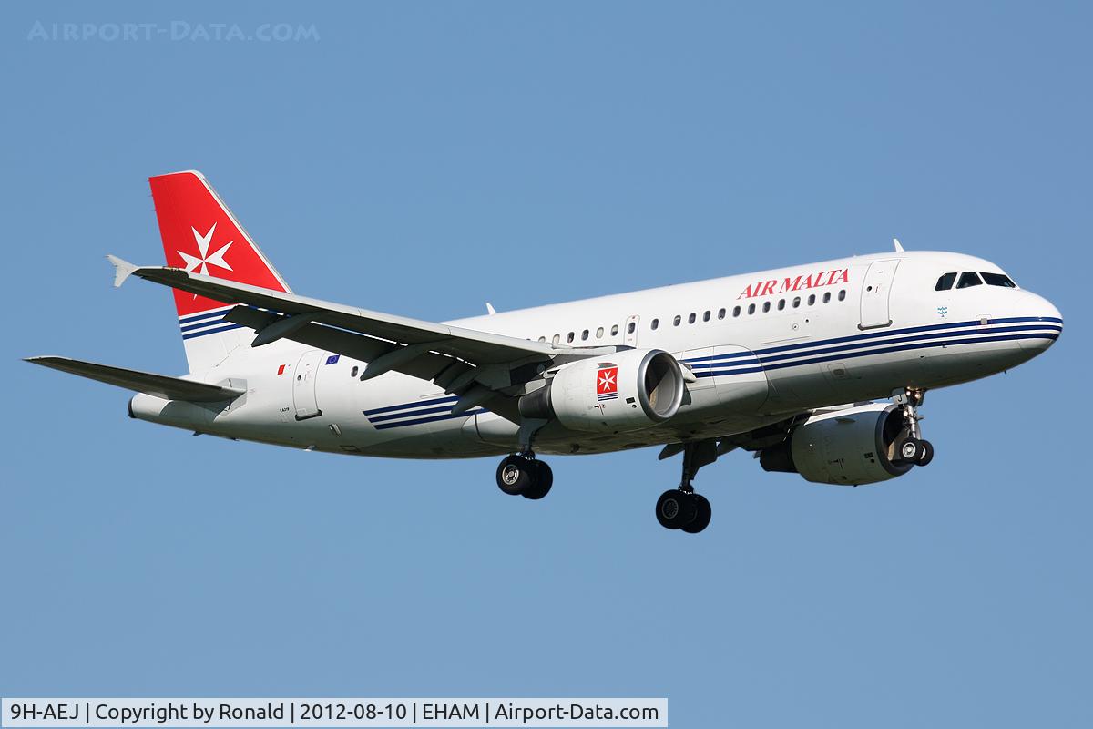 9H-AEJ, 2004 Airbus A319-112 C/N 2186, at spl