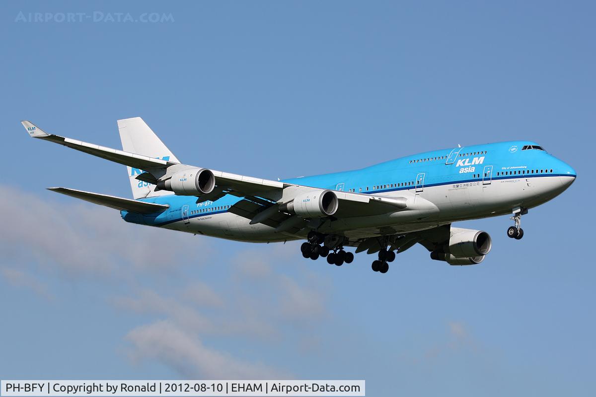 PH-BFY, 2002 Boeing 747-406BC C/N 30455, at spl