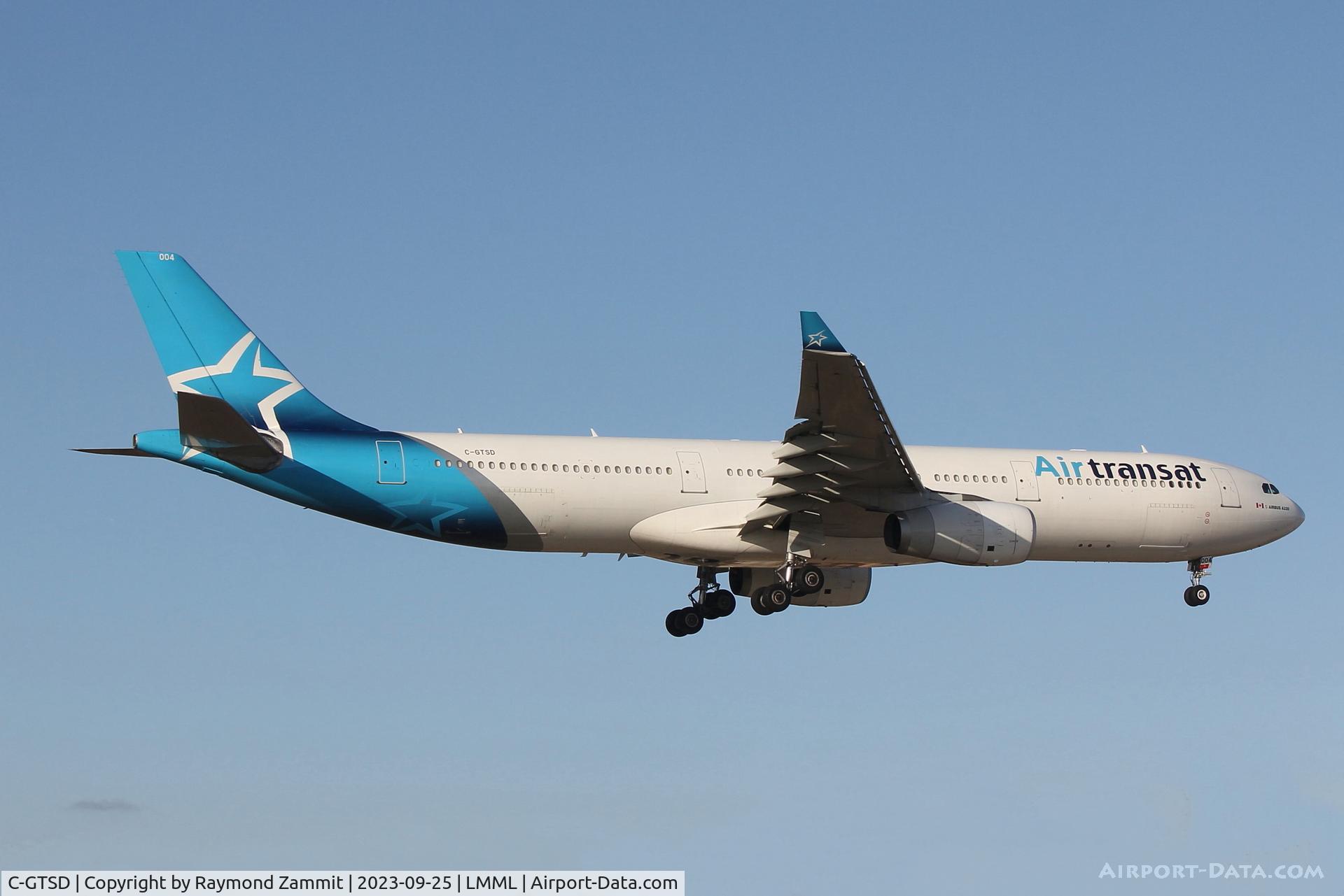 C-GTSD, 2001 Airbus A330-343X C/N 407, A330 C-GTSD Air Transat
