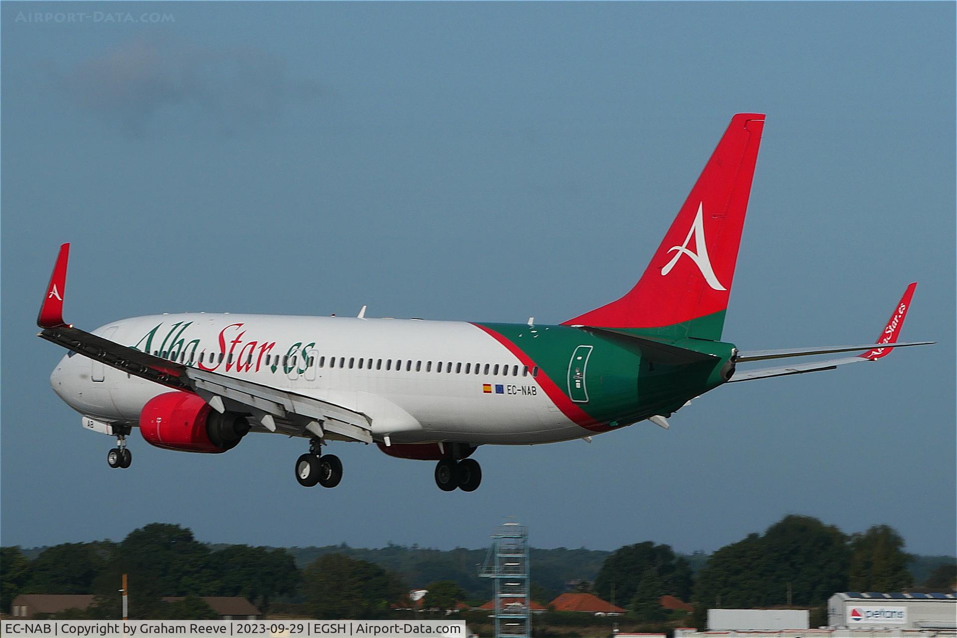EC-NAB, 2000 Boeing 737-81Q C/N 29051, Landing at Norwich.