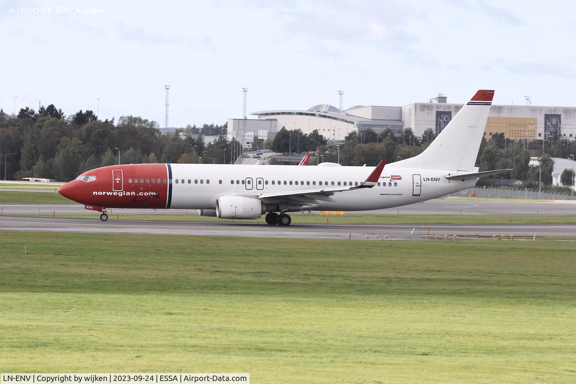 LN-ENV, 2015 Boeing 737-8JP C/N 41140, RWY 19L