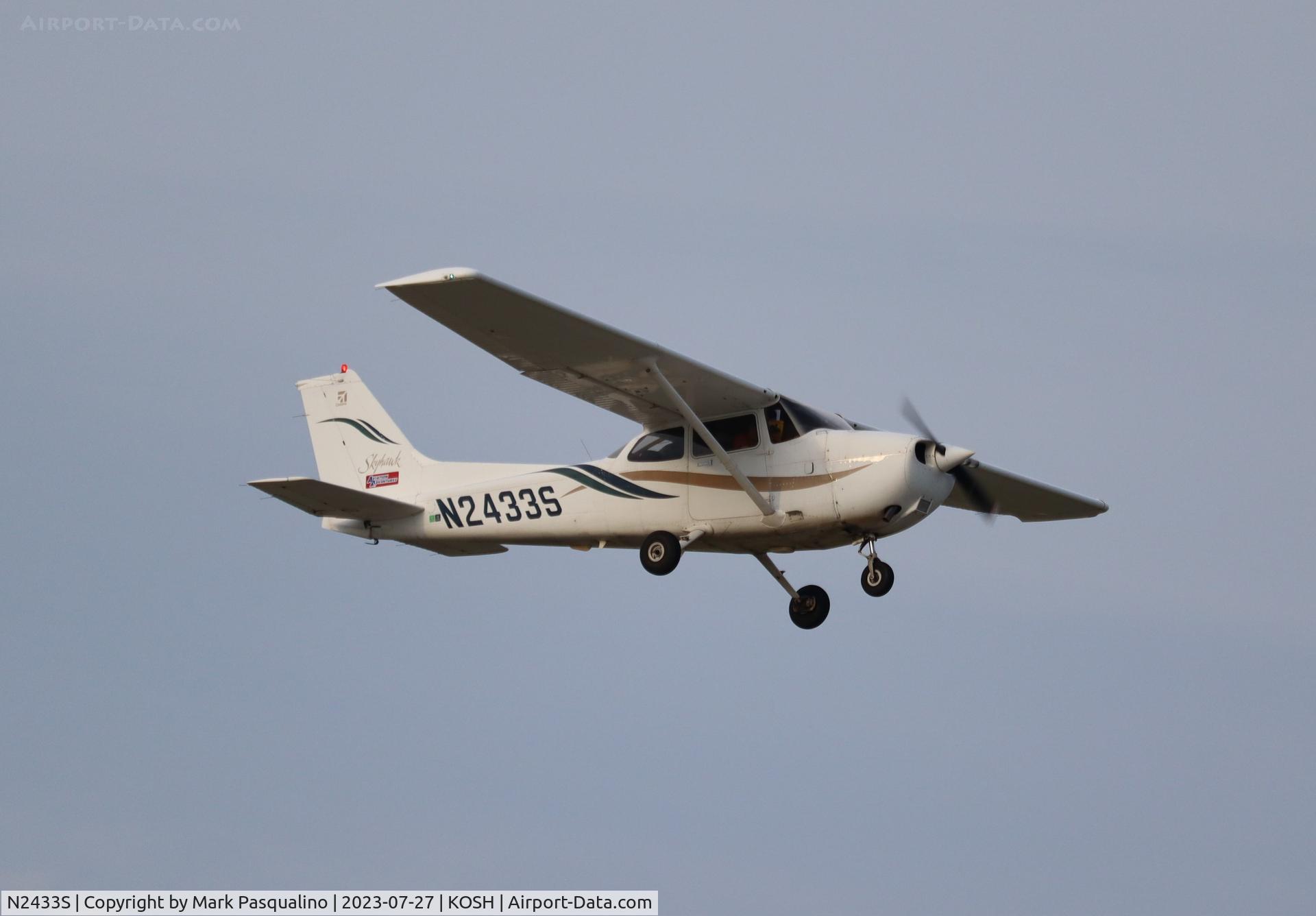 N2433S, 2000 Cessna 172R C/N 17280872, Cessna 172R
