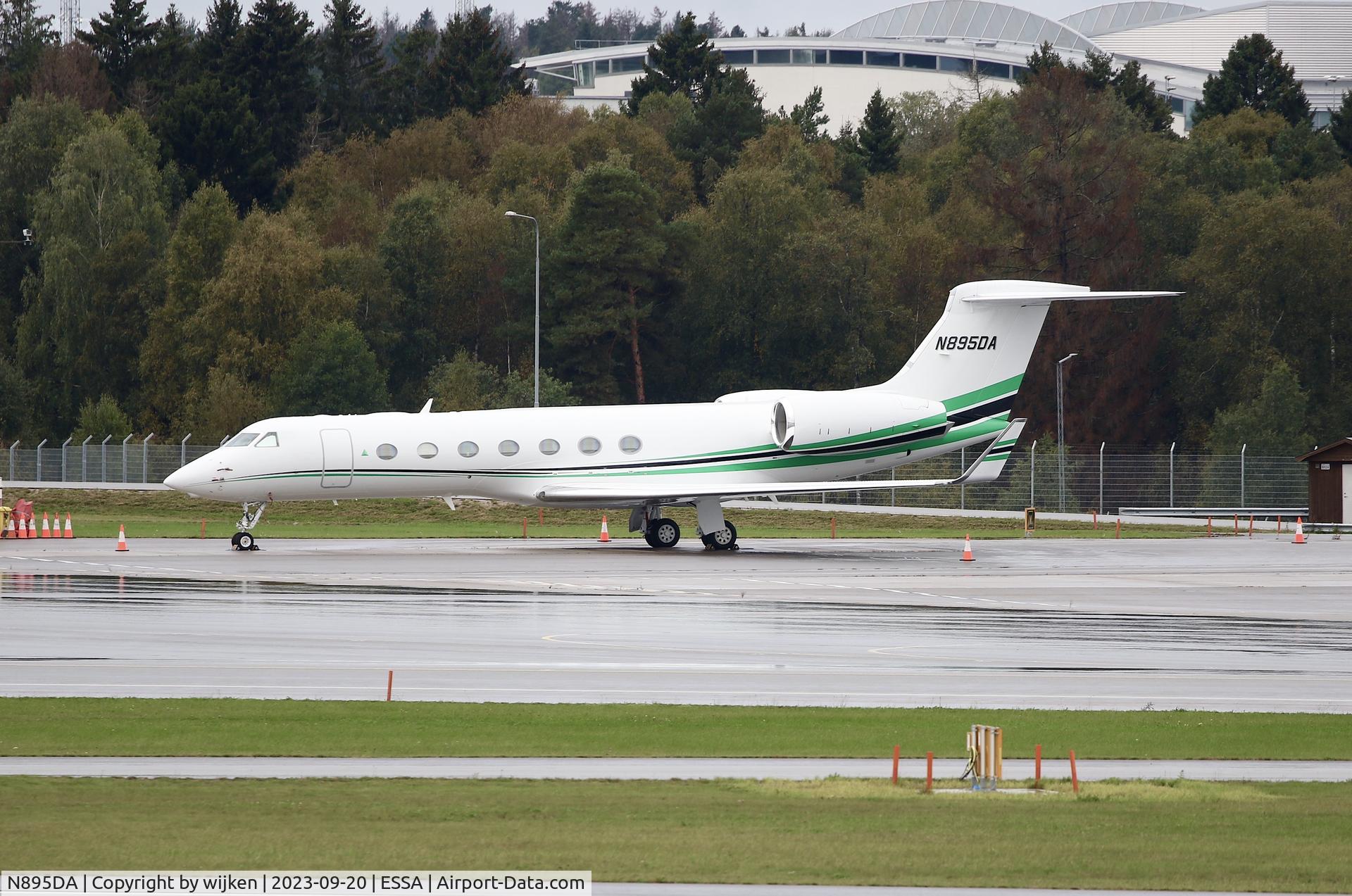 N895DA, 2013 Gulfstream GV-SP (G550) C/N 5440, Ramp M