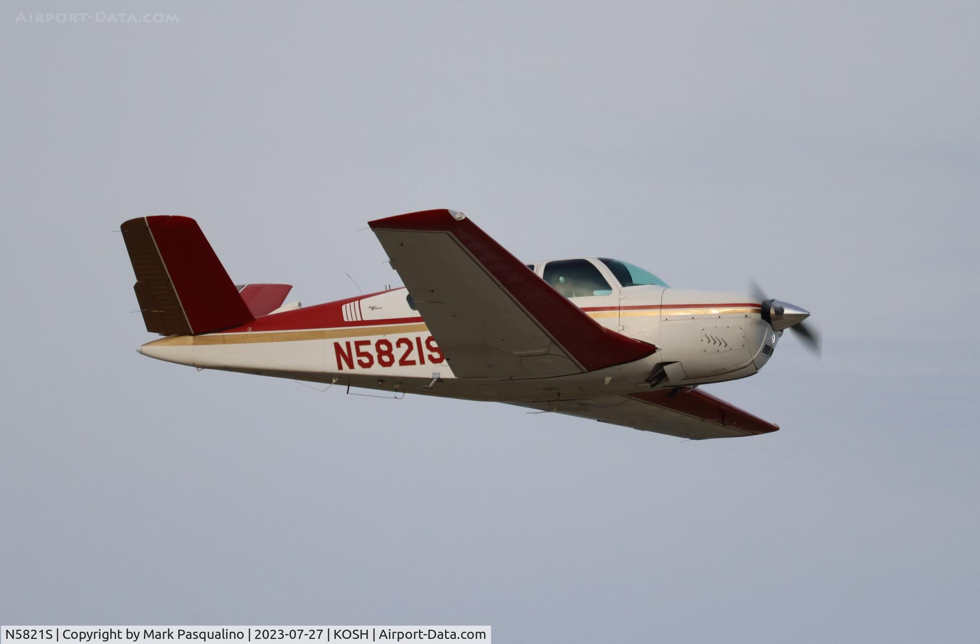 N5821S, 1964 Beech S35 Bonanza C/N D-7725, Beech S35